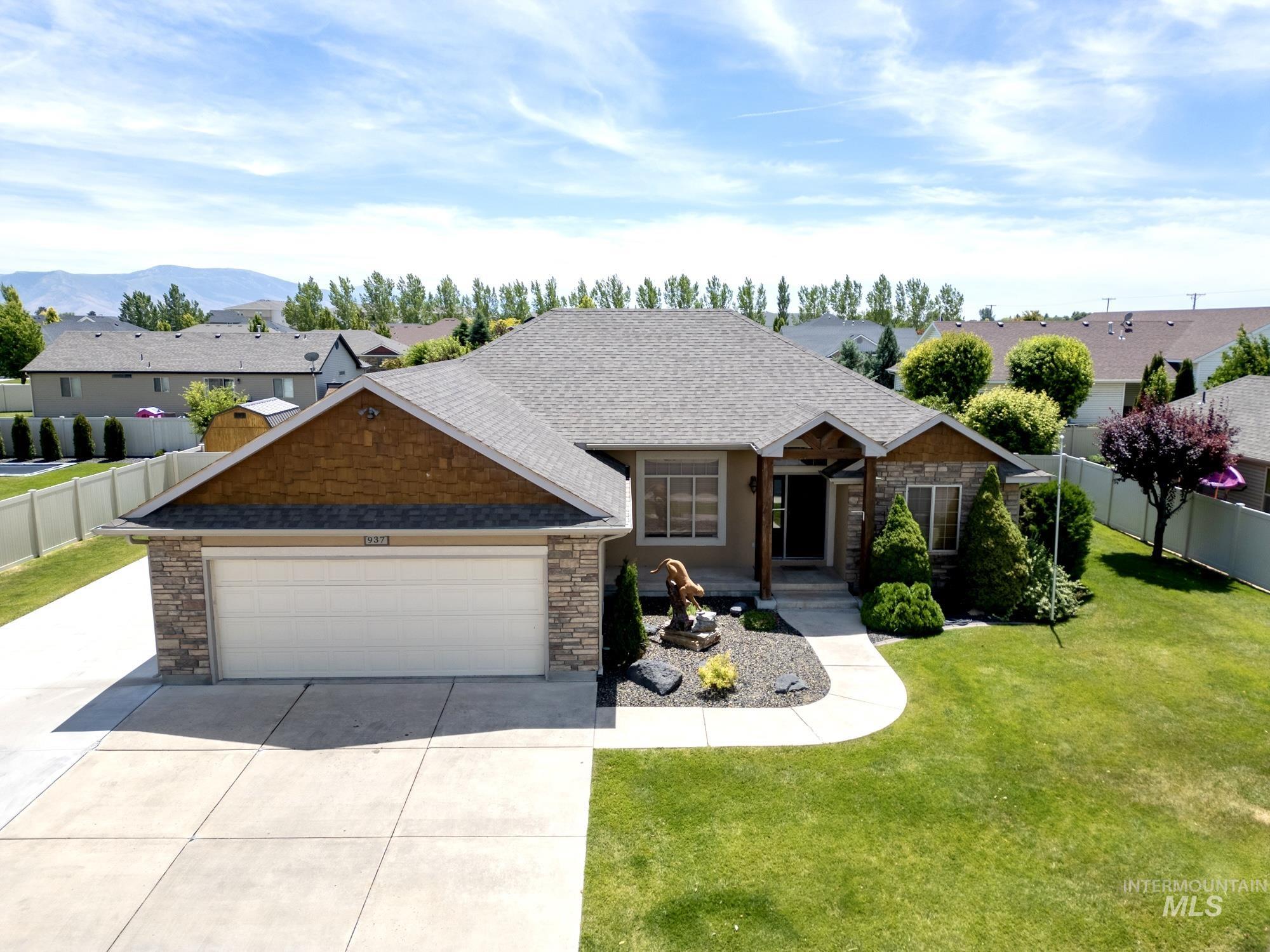 937 Oakwood Ave, Burley, Idaho 83318, 6 Bedrooms, 3 Bathrooms, Residential For Sale, Price $528,500,MLS 98991155
