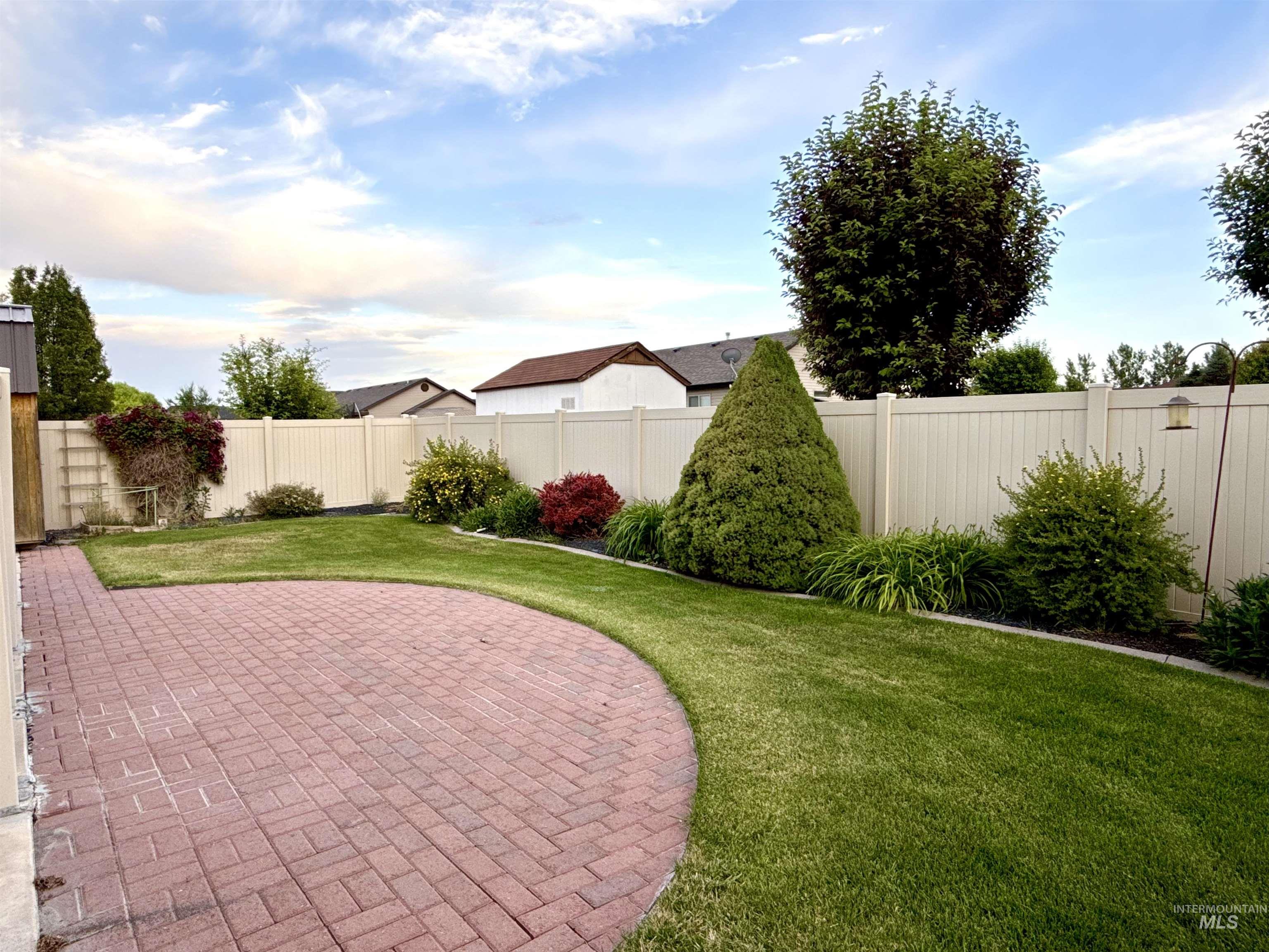 937 Oakwood Ave, Burley, Idaho 83318, 6 Bedrooms, 3 Bathrooms, Residential For Sale, Price $528,500,MLS 98991155