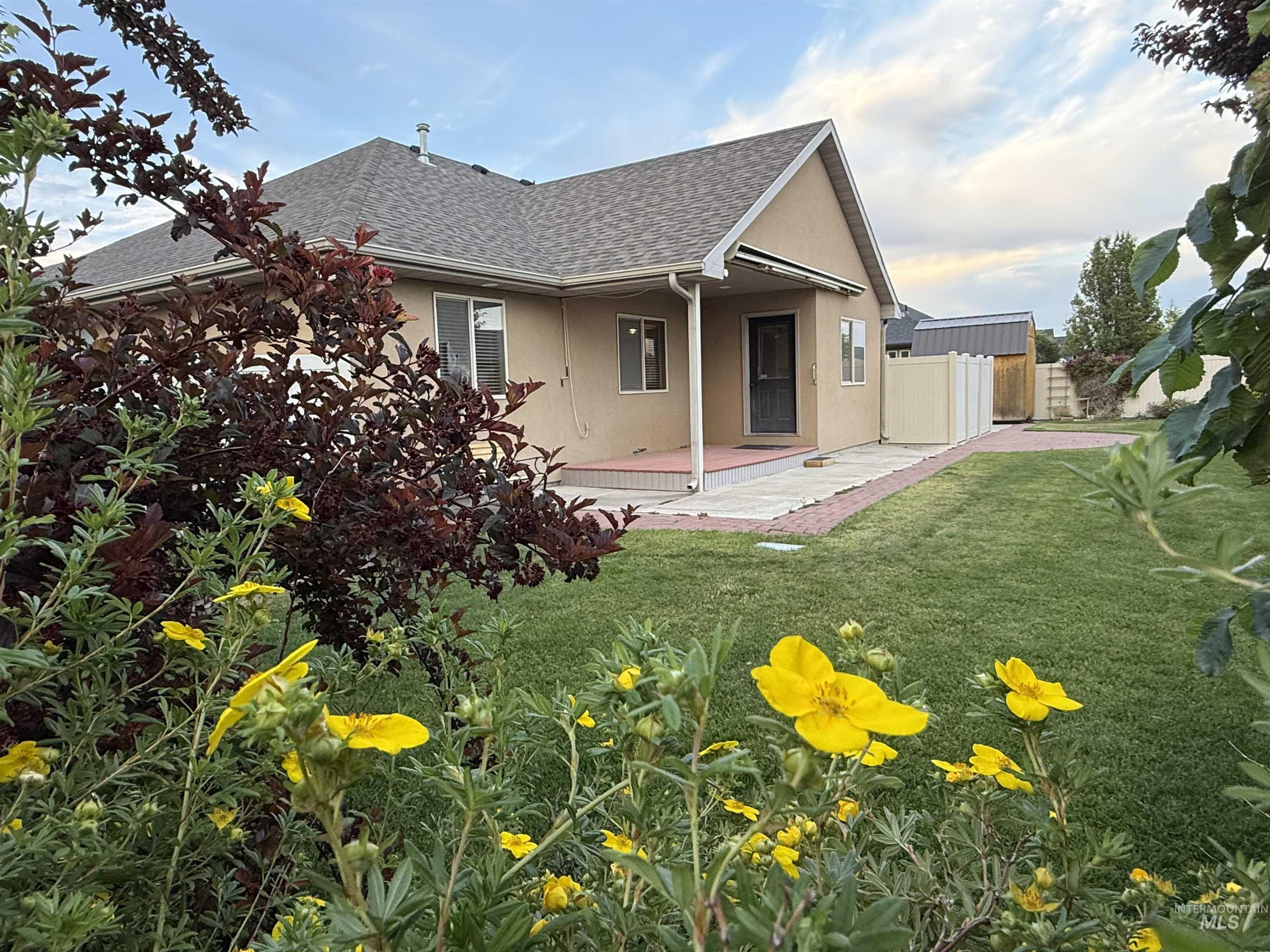 937 Oakwood Ave, Burley, Idaho 83318, 6 Bedrooms, 3 Bathrooms, Residential For Sale, Price $528,500,MLS 98991155