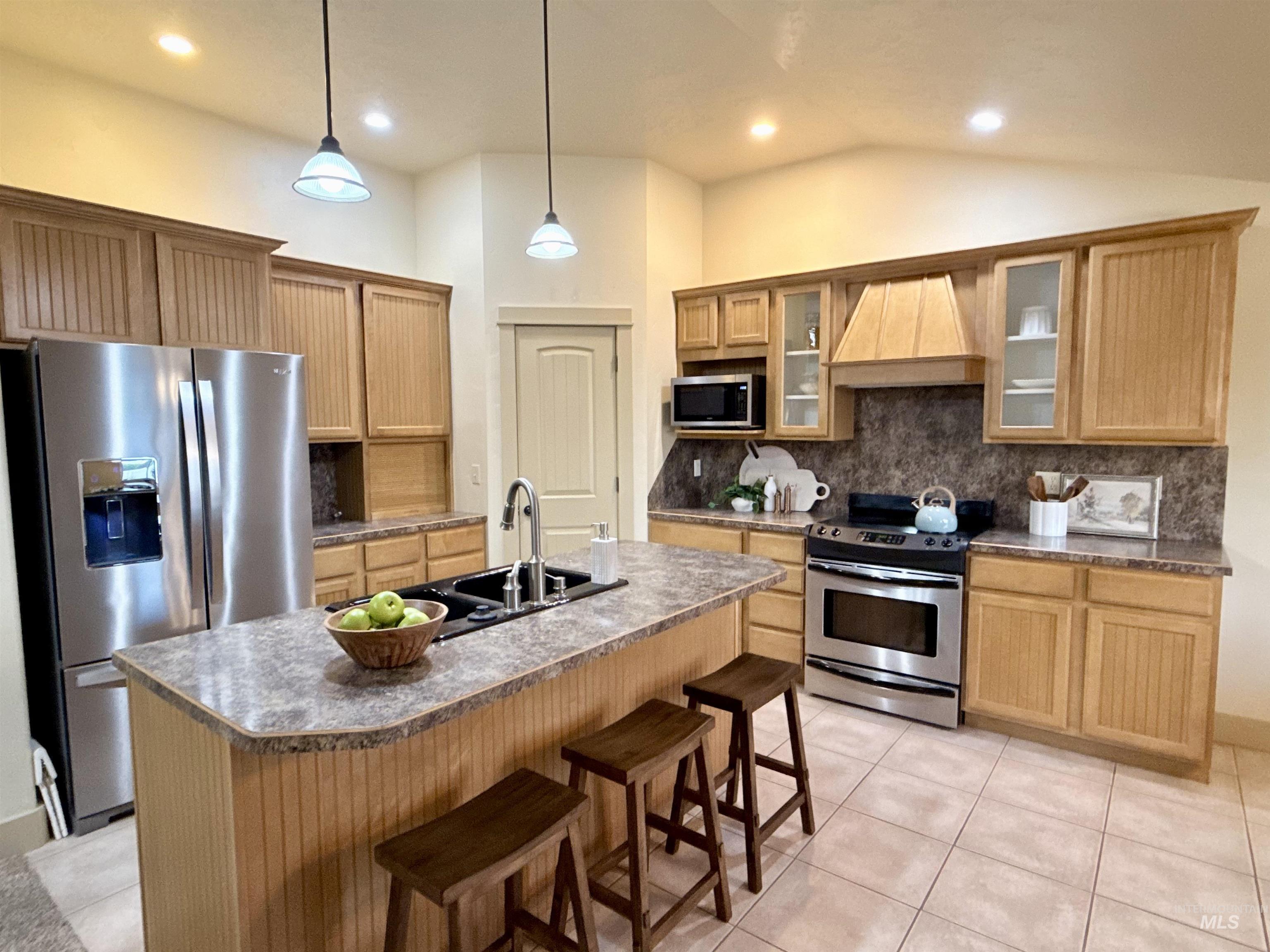 937 Oakwood Ave, Burley, Idaho 83318, 6 Bedrooms, 3 Bathrooms, Residential For Sale, Price $528,500,MLS 98991155