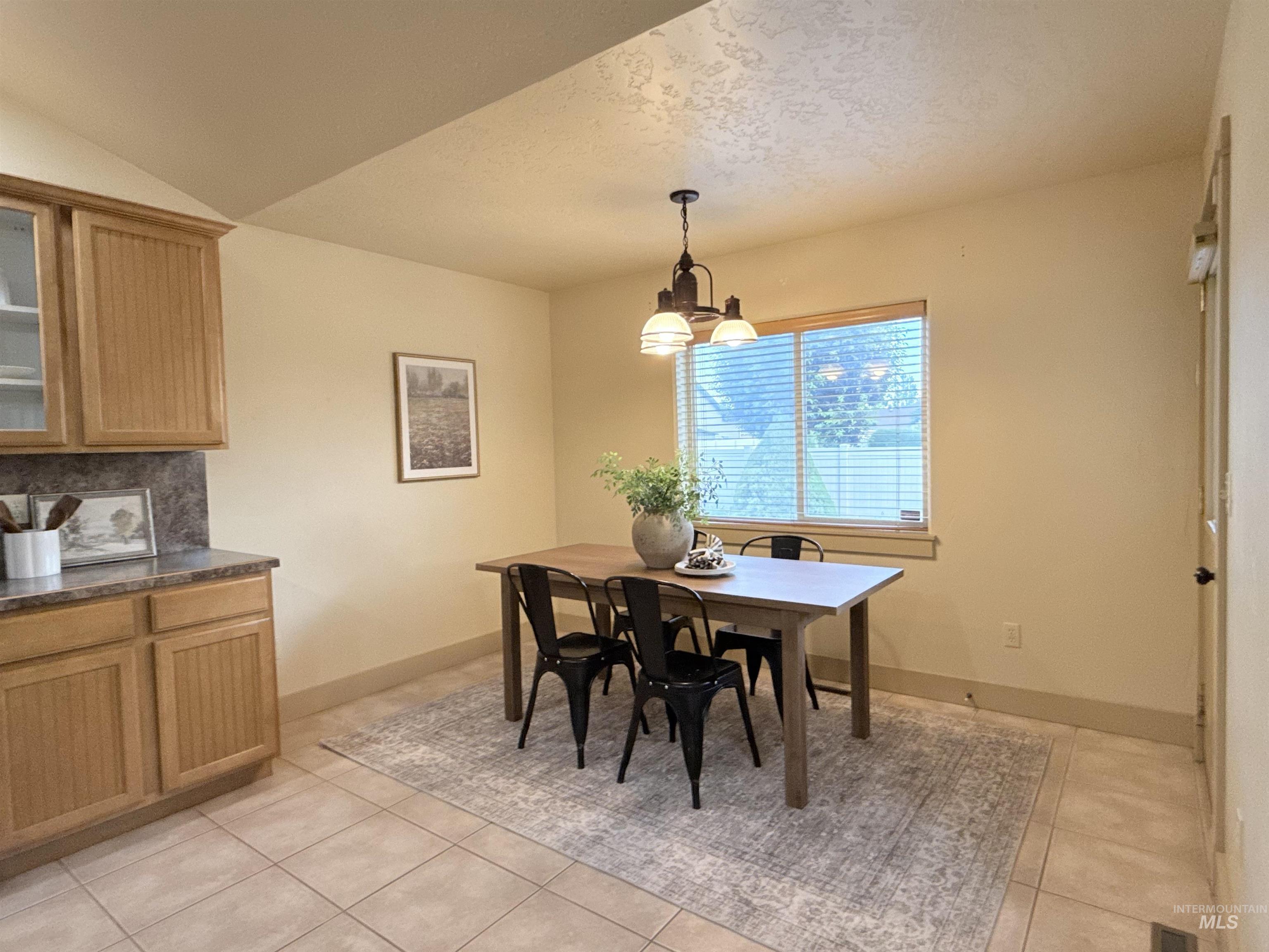 937 Oakwood Ave, Burley, Idaho 83318, 6 Bedrooms, 3 Bathrooms, Residential For Sale, Price $528,500,MLS 98991155