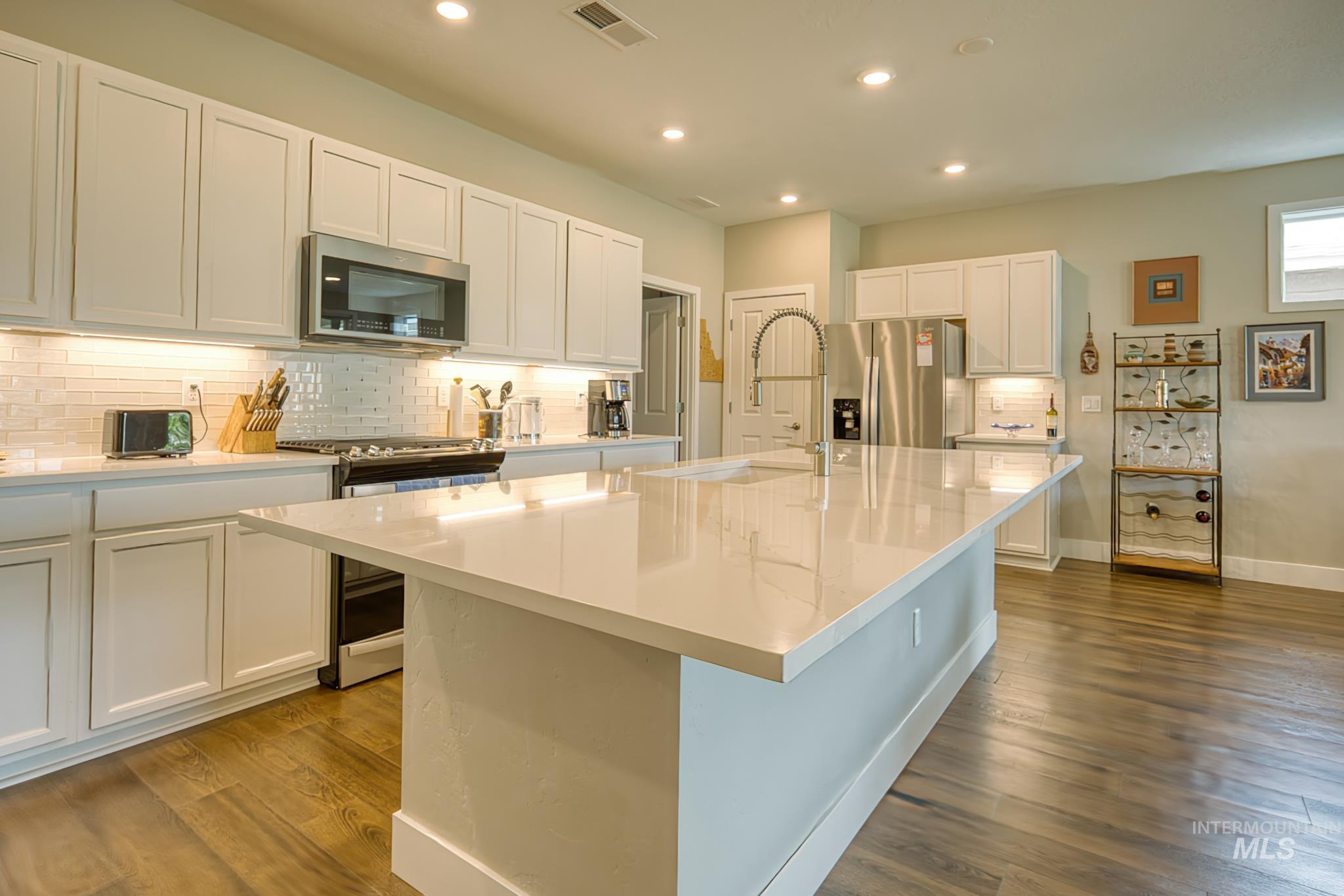 12014 W Cheer Lane, Kuna, Idaho 83634, 2 Bedrooms, 2 Bathrooms, Residential For Sale, Price $599,990,MLS 98991165