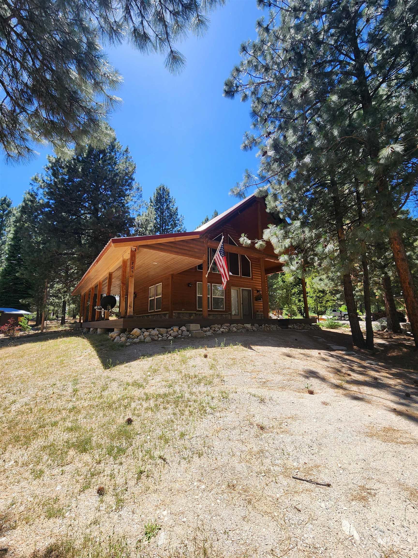 705 E Riverview Cir, Pine, Idaho 83647, 2 Bedrooms, 2 Bathrooms, Residential For Sale, Price $650,000, 98991166