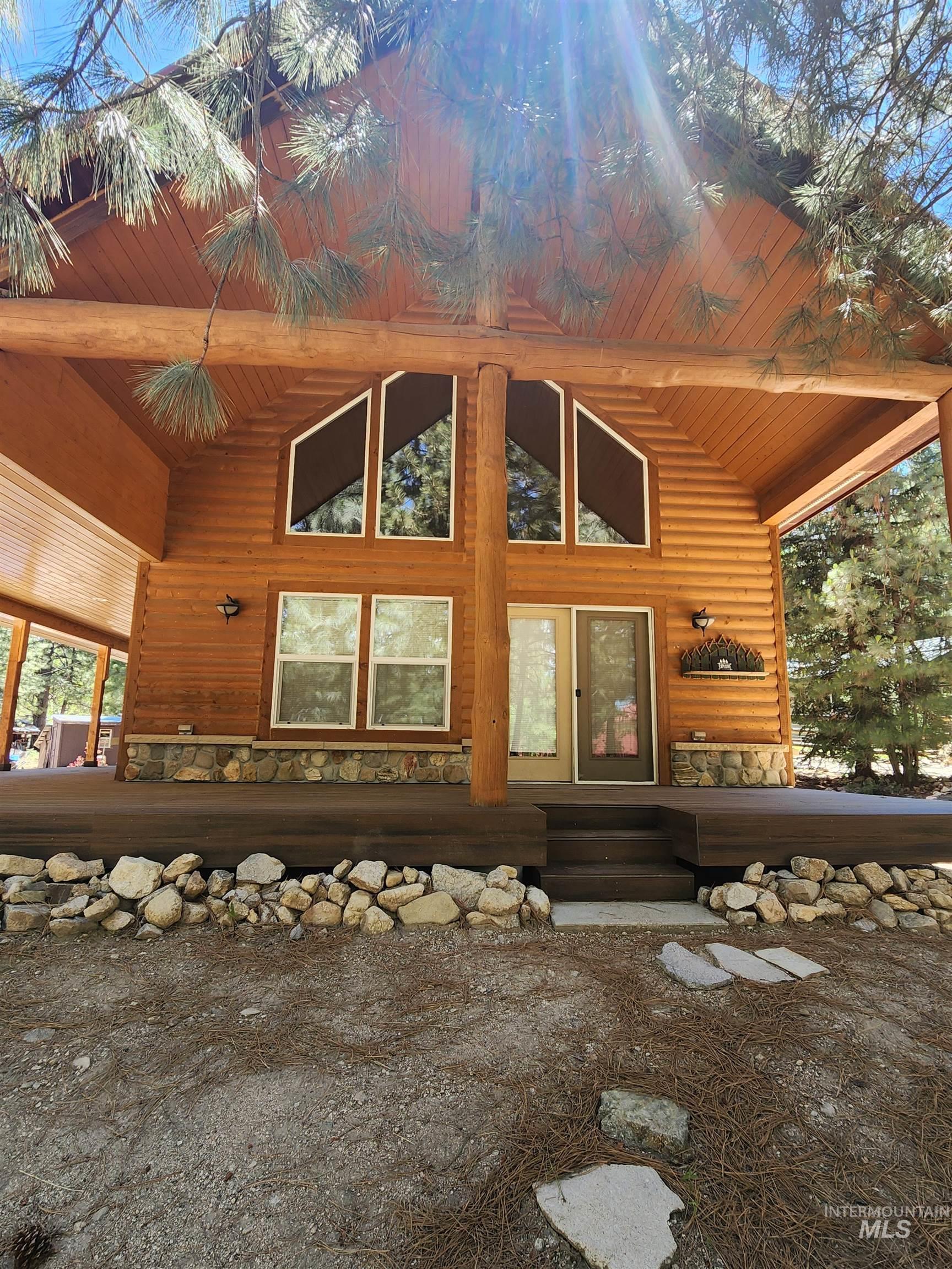 705 E Riverview Cir, Pine, Idaho 83647, 2 Bedrooms, 2 Bathrooms, Residential For Sale, Price $650,000, 98991166