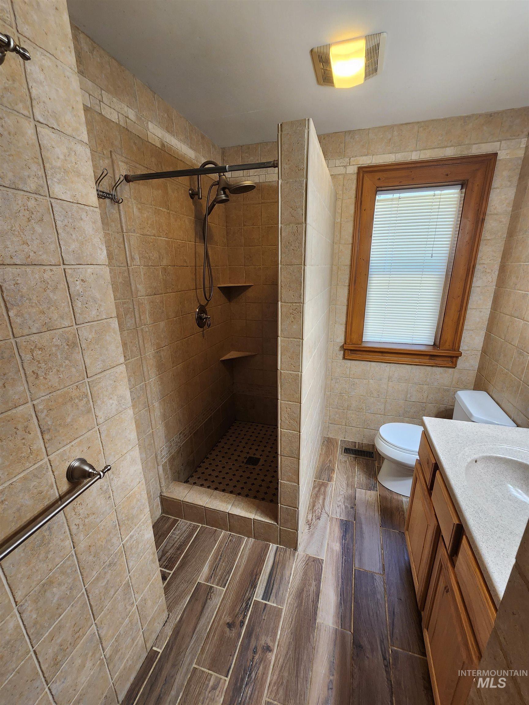 705 E Riverview Cir, Pine, Idaho 83647, 2 Bedrooms, 2 Bathrooms, Residential For Sale, Price $650,000, 98991166