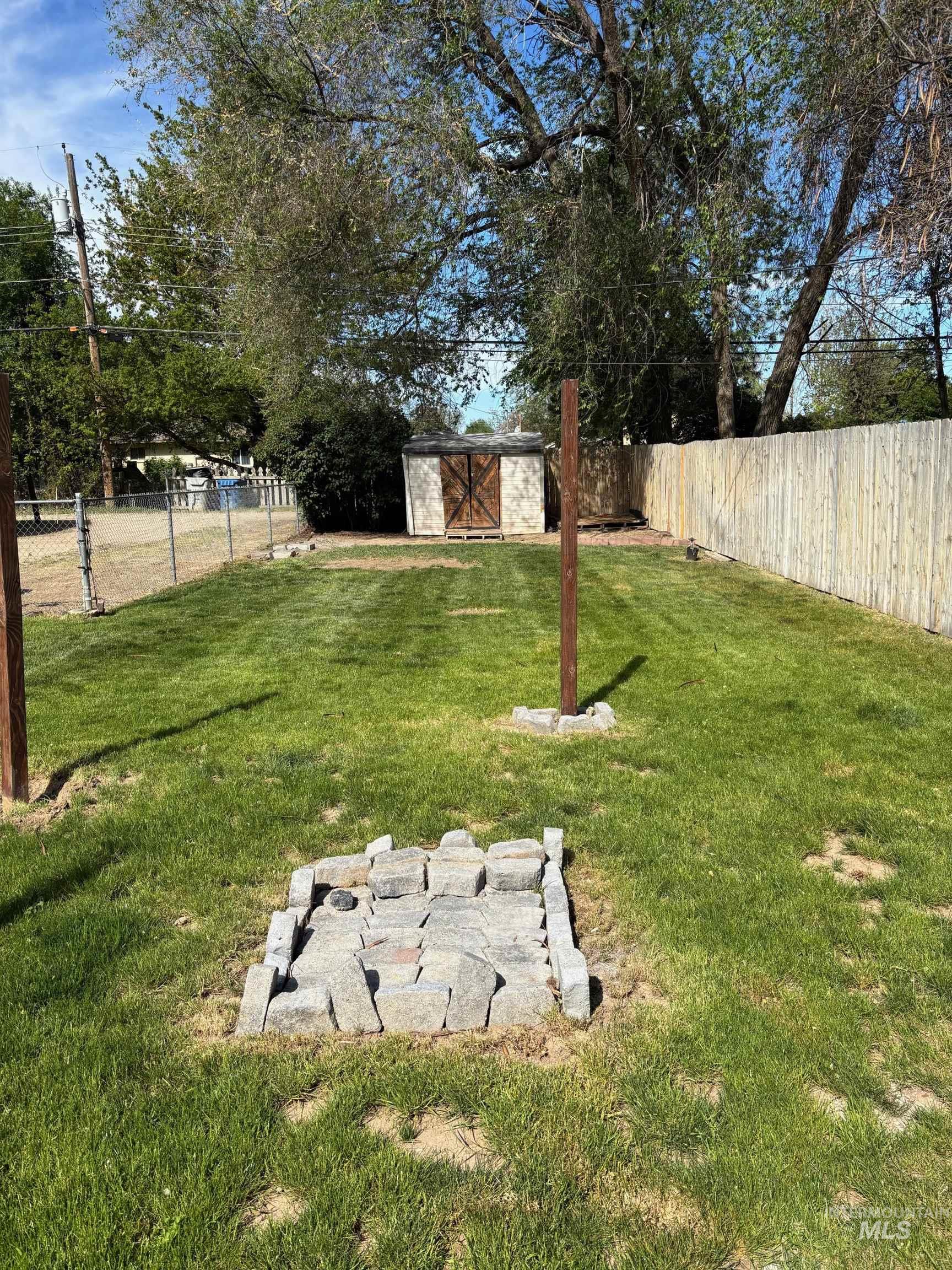 415 S Diamond, Nampa, Idaho 83686, 3 Bedrooms, 1 Bathroom, Residential For Sale, Price $307,000, 98991167
