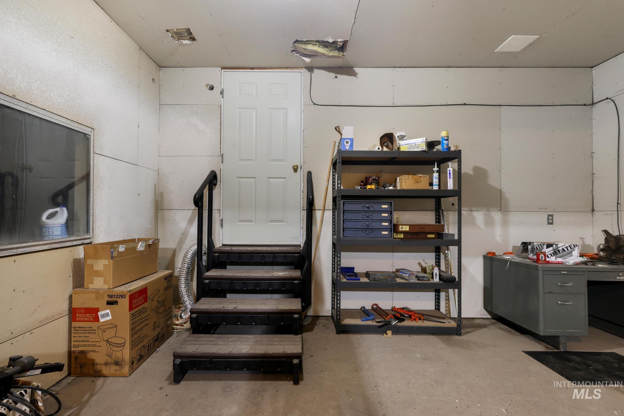309 S Rail St W, Shoshone, Idaho 83352, 2 Bedrooms, Business/Commercial For Sale, Price $380,000, 98991168