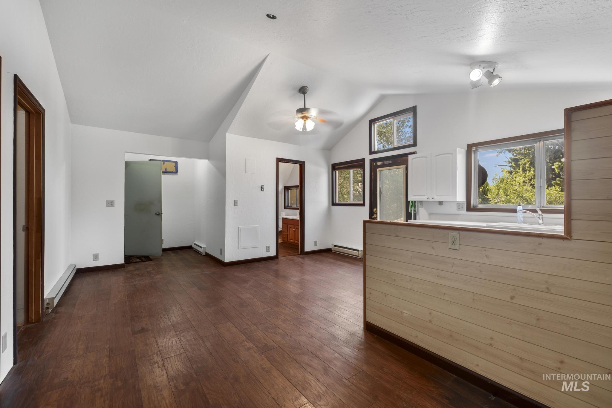 309 S Rail St W, Shoshone, Idaho 83352, 2 Bedrooms, Business/Commercial For Sale, Price $380,000, 98991168