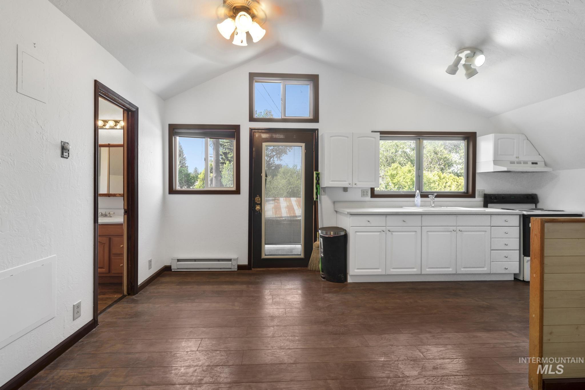 309 S Rail St W, Shoshone, Idaho 83352, 2 Bedrooms, Business/Commercial For Sale, Price $380,000, 98991168