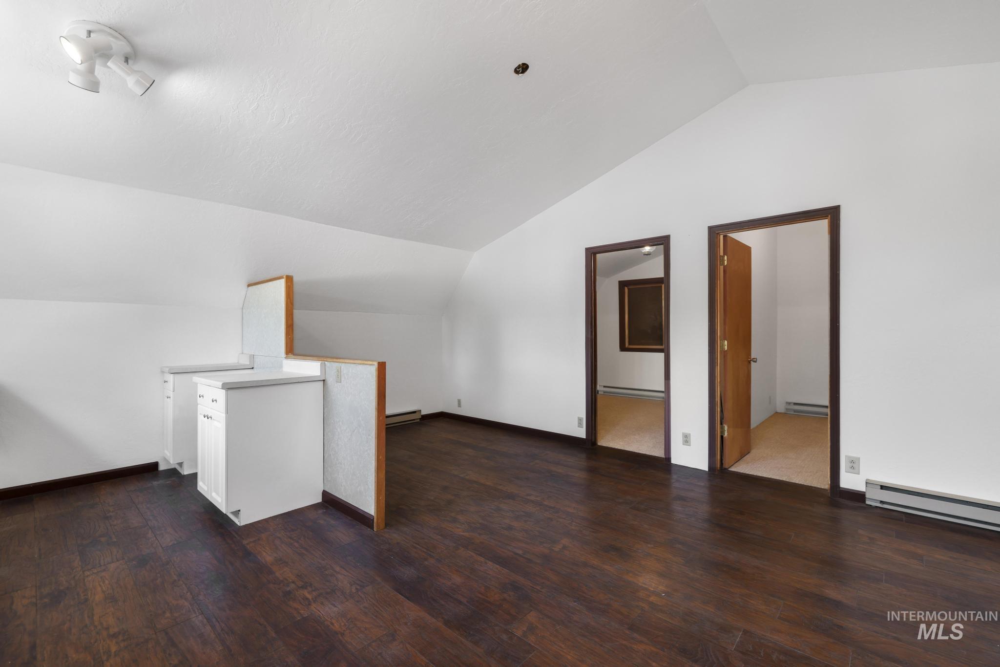 309 S Rail St W, Shoshone, Idaho 83352, 2 Bedrooms, Business/Commercial For Sale, Price $380,000, 98991168