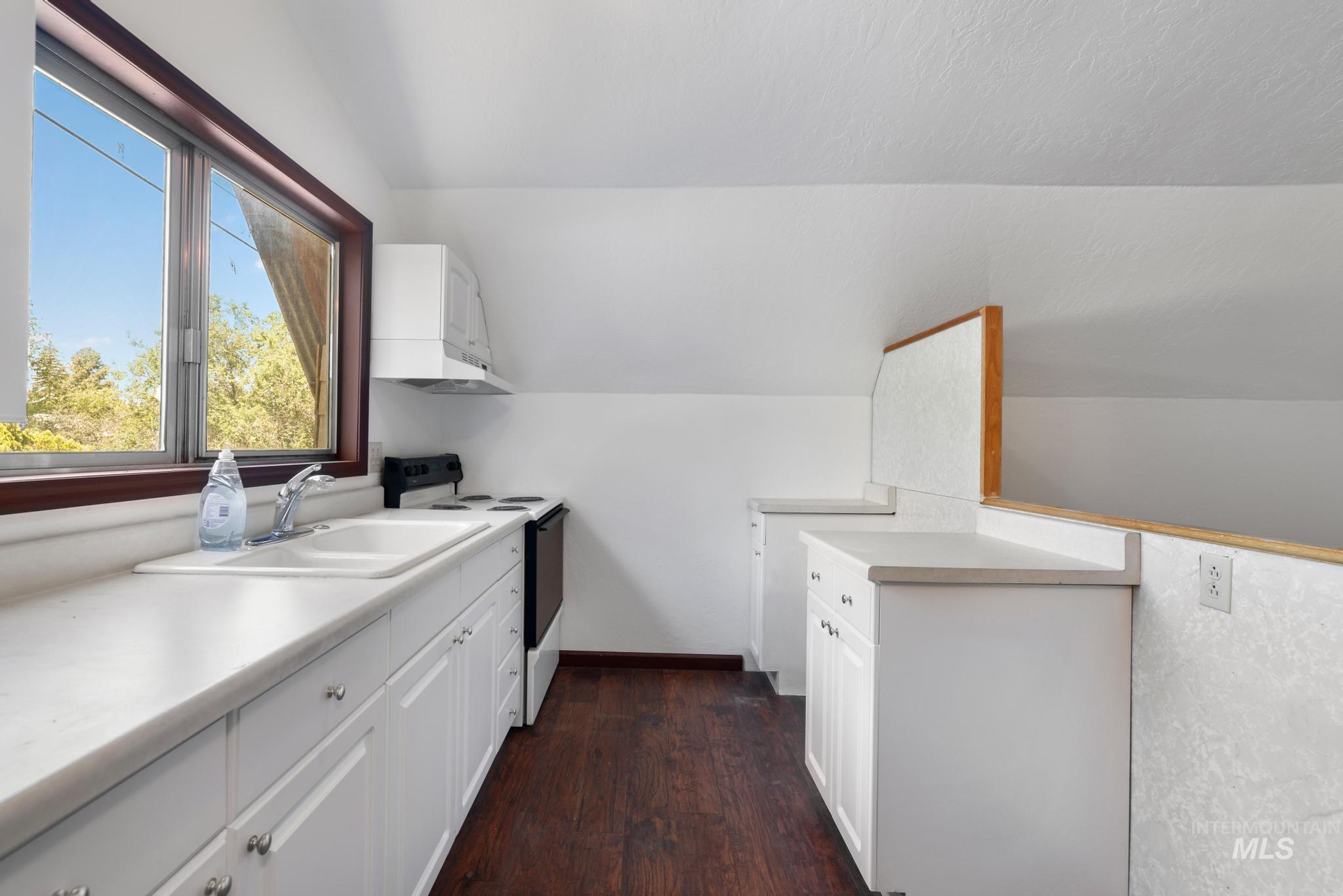 309 S Rail St W, Shoshone, Idaho 83352, 2 Bedrooms, Business/Commercial For Sale, Price $380,000, 98991168
