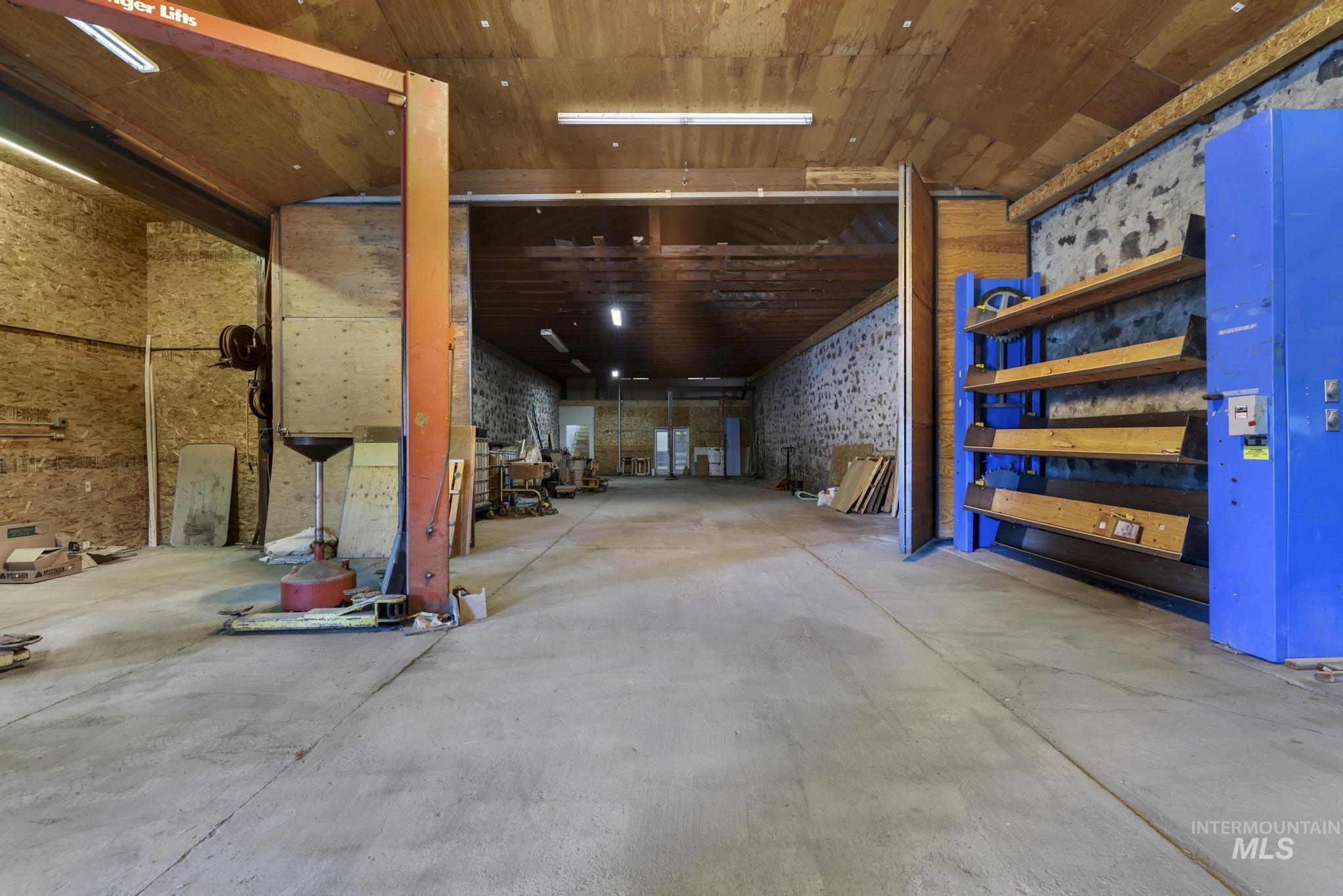 309 S Rail St W, Shoshone, Idaho 83352, 2 Bedrooms, Business/Commercial For Sale, Price $380,000, 98991168