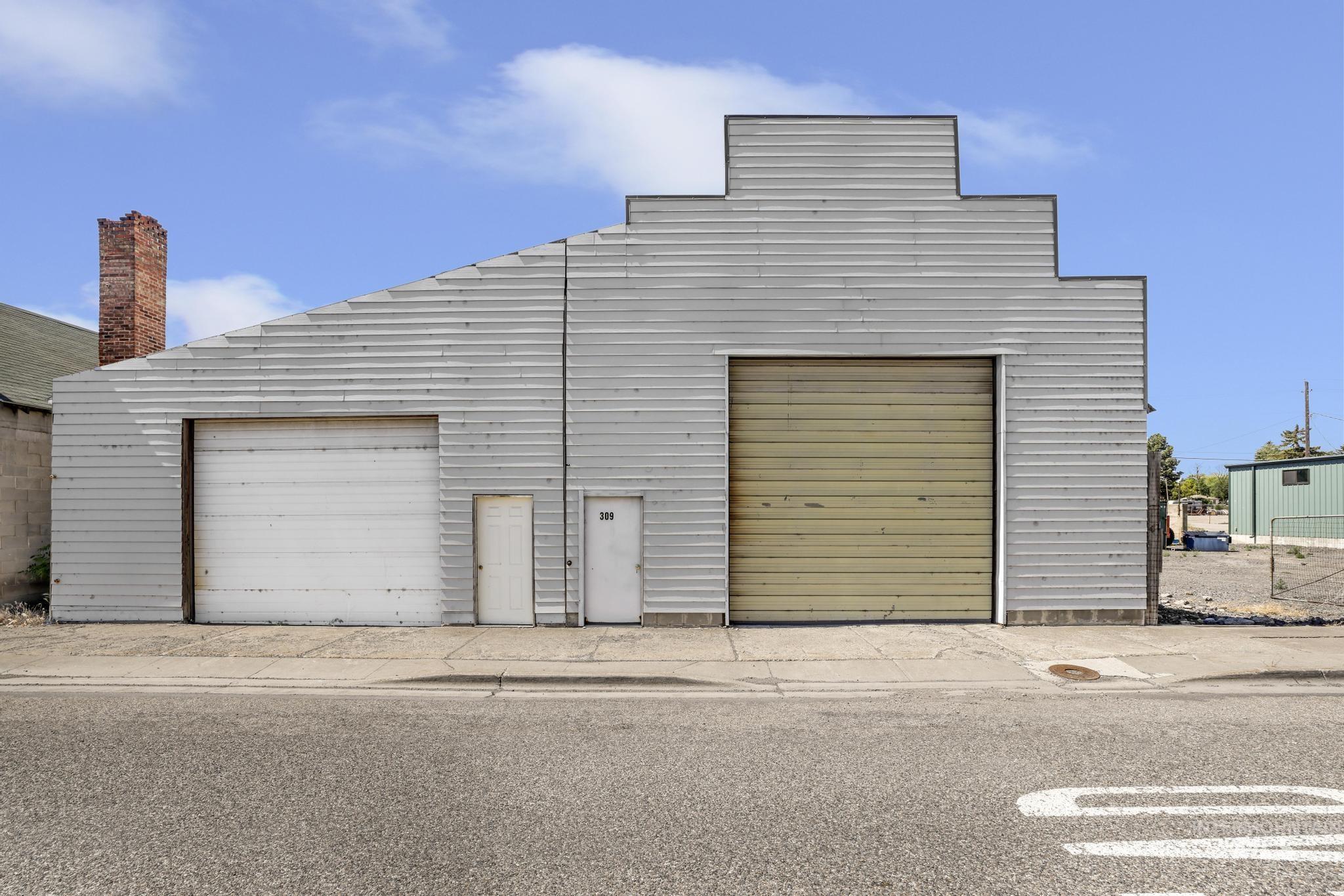 309 S Rail St W, Shoshone, Idaho 83352, 2 Bedrooms, Business/Commercial For Sale, Price $380,000, 98991168