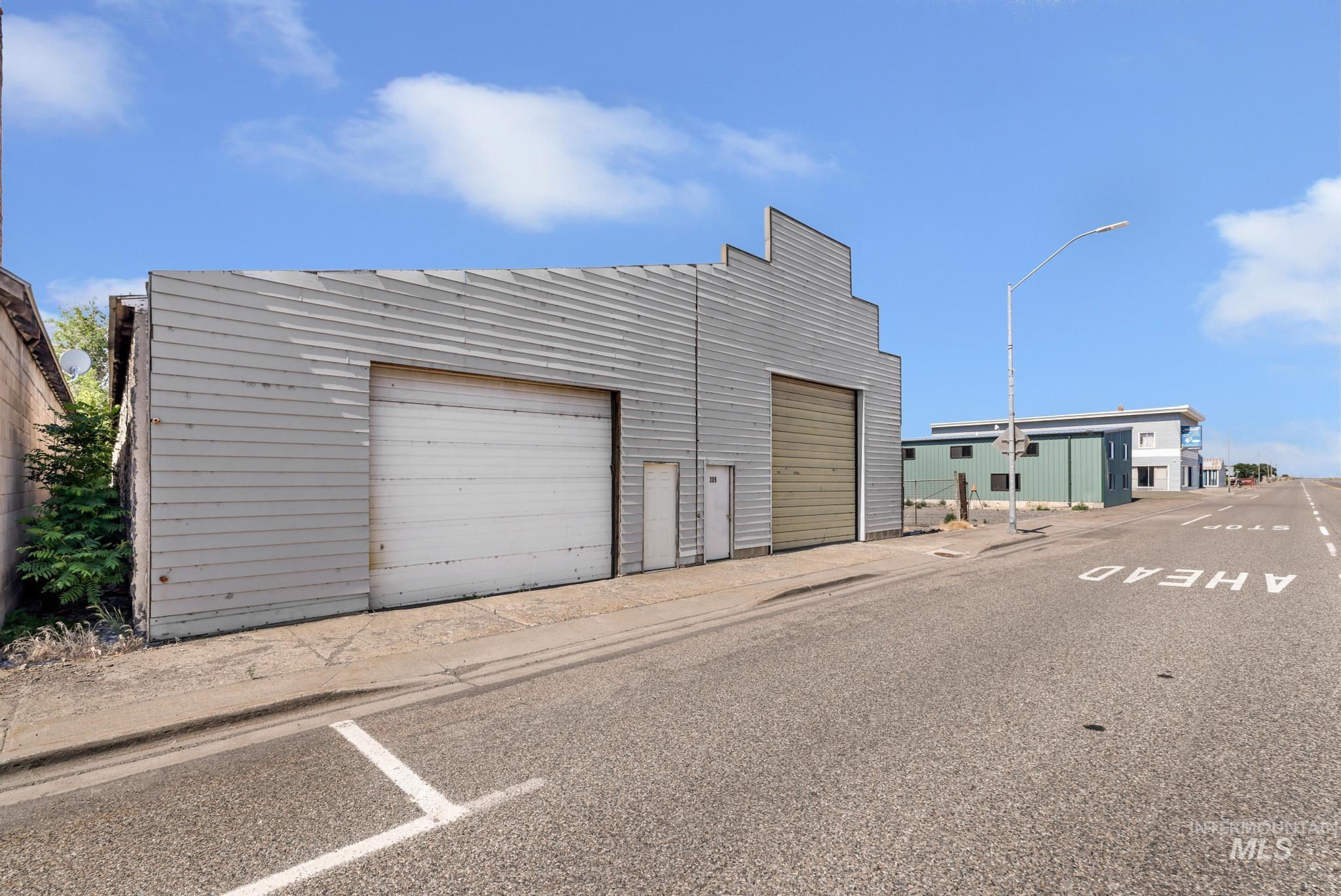 309 S Rail St W, Shoshone, Idaho 83352, 2 Bedrooms, Business/Commercial For Sale, Price $380,000, 98991168