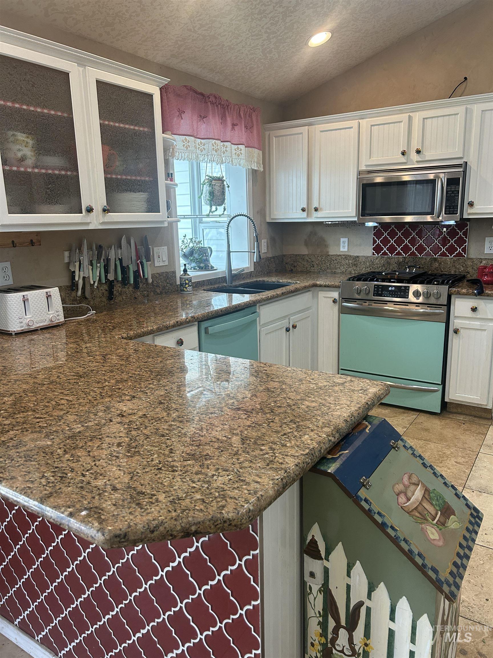 1444 E Doberman, Meridian, Idaho 83642, 4 Bedrooms, 2.5 Bathrooms, Residential For Sale, Price $525,900, 98991169