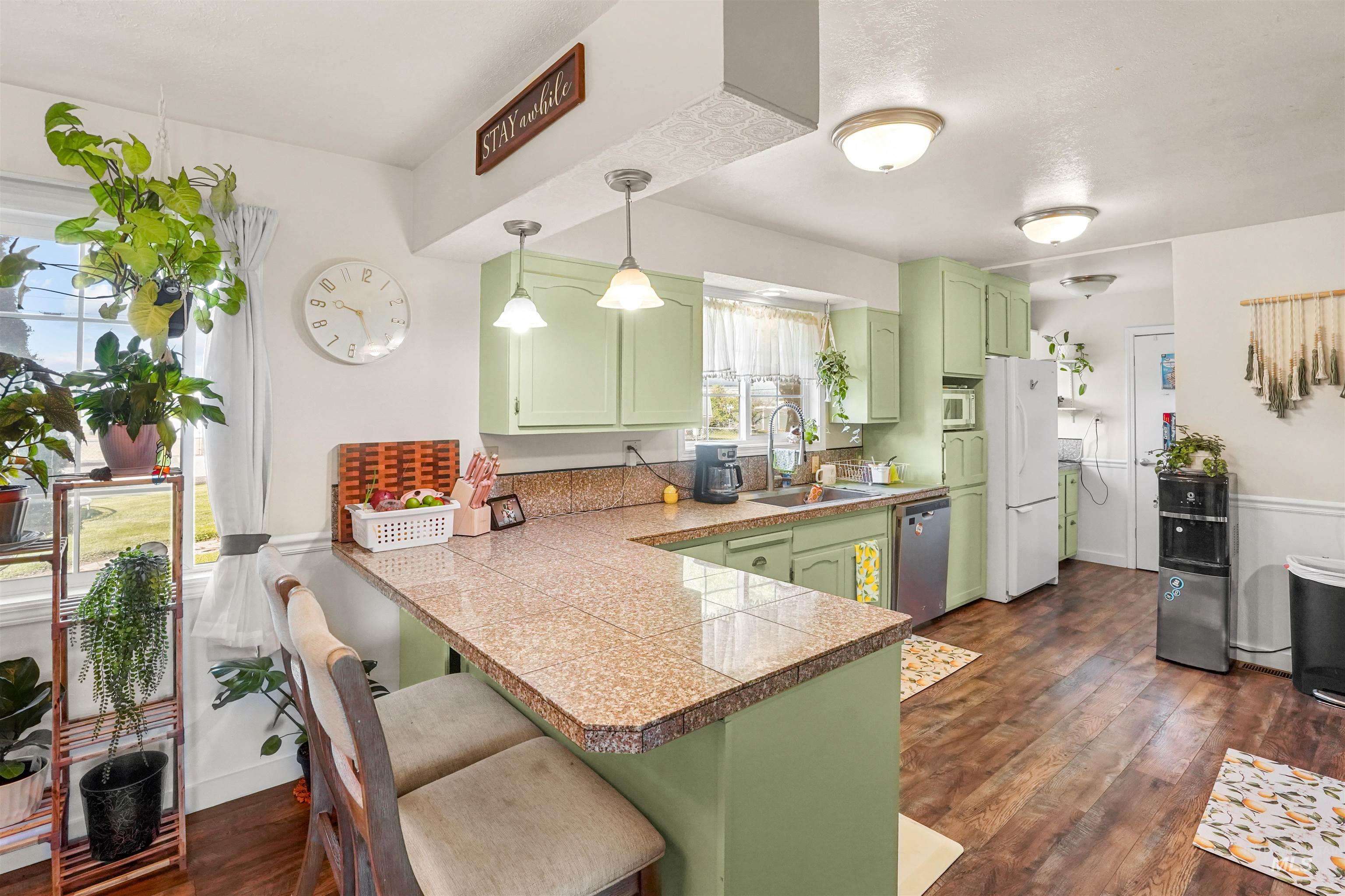 31 W 208 S, Burley, Idaho 83318, 5 Bedrooms, 3 Bathrooms, Residential For Sale, Price $550,000, 98991180