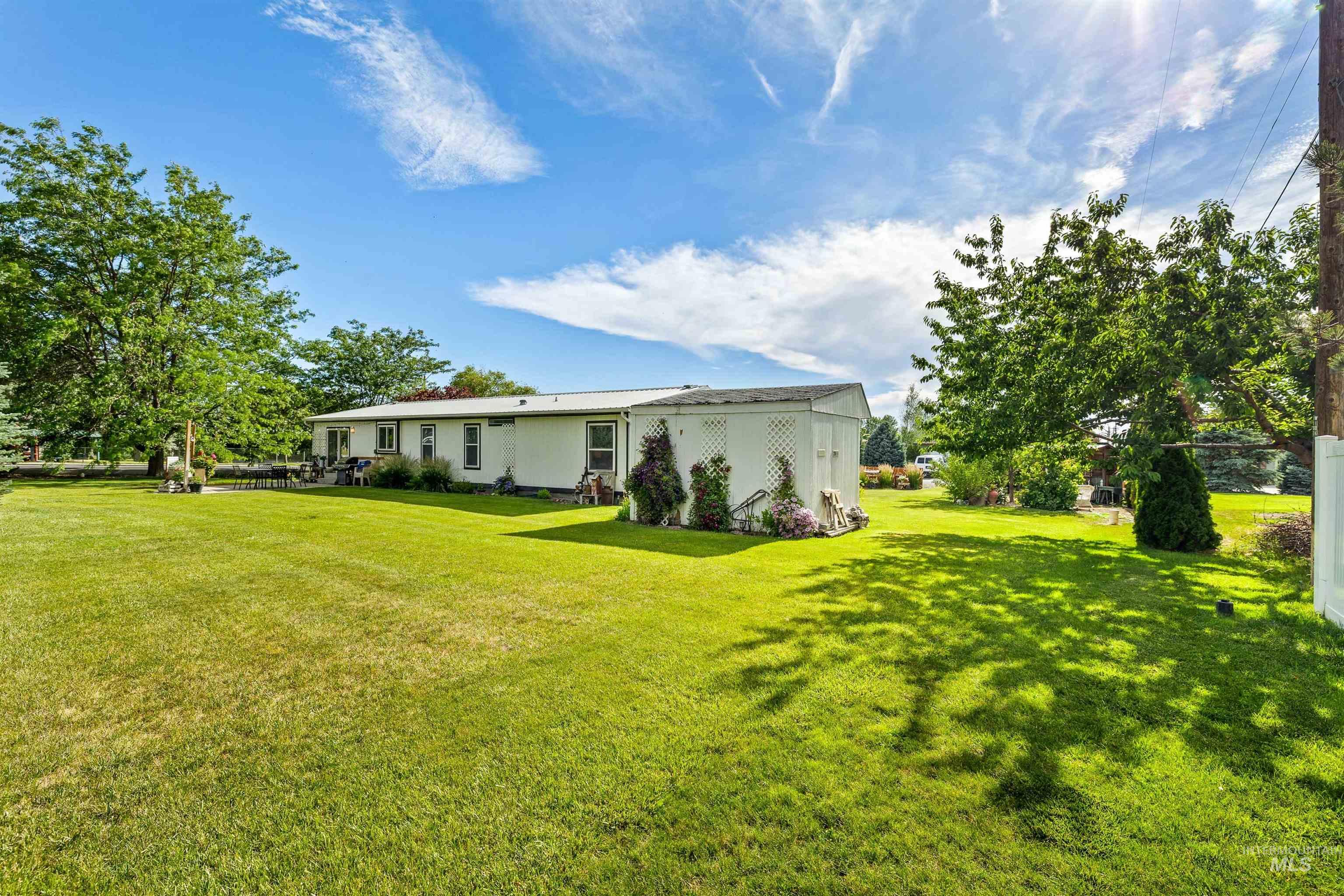 1001 Applewood Drive, Buhl, Idaho 83316, 3 Bedrooms, 2 Bathrooms, Residential For Sale, Price $389,900, 98991181