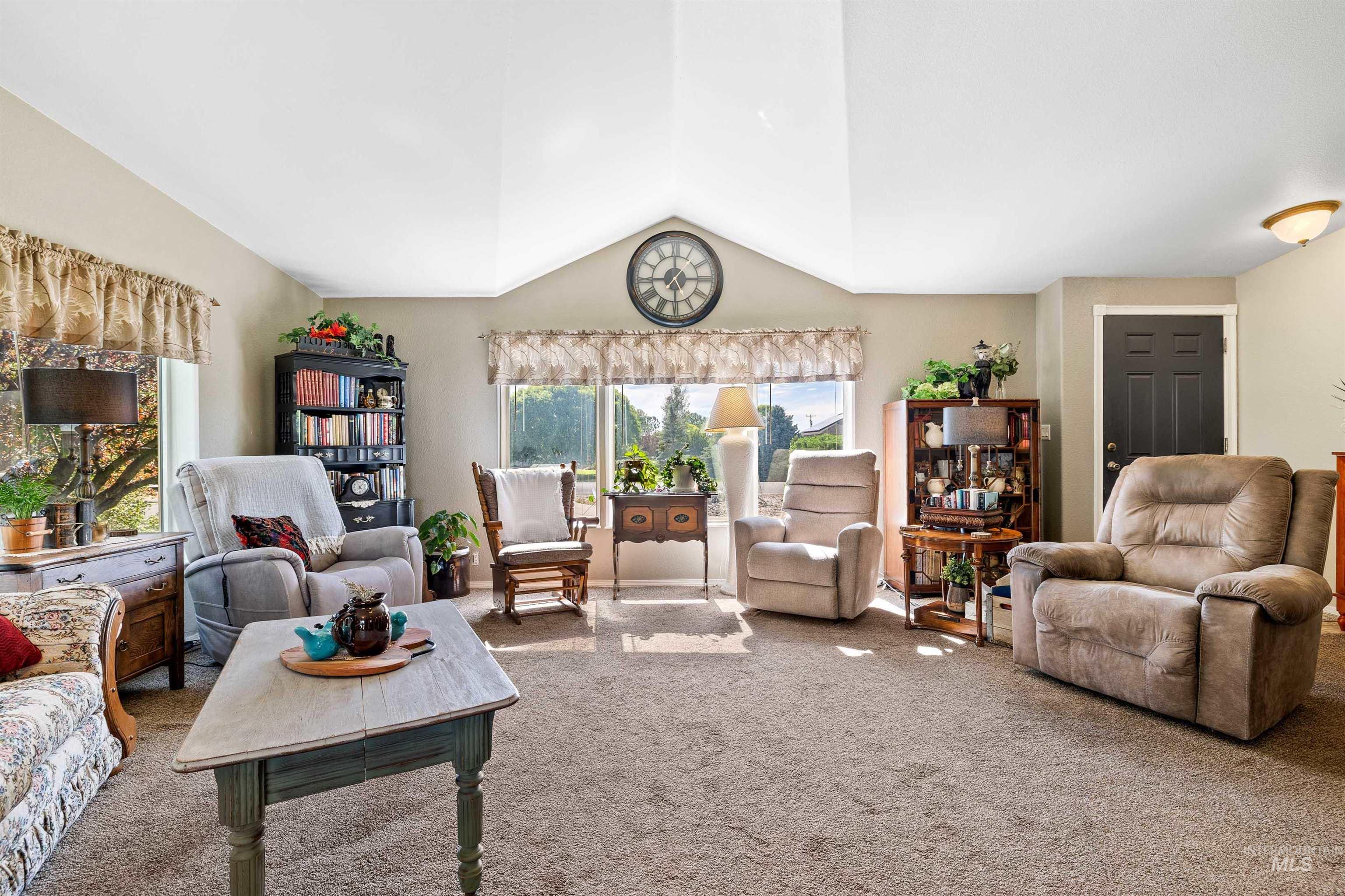 1001 Applewood Drive, Buhl, Idaho 83316, 3 Bedrooms, 2 Bathrooms, Residential For Sale, Price $389,900, 98991181