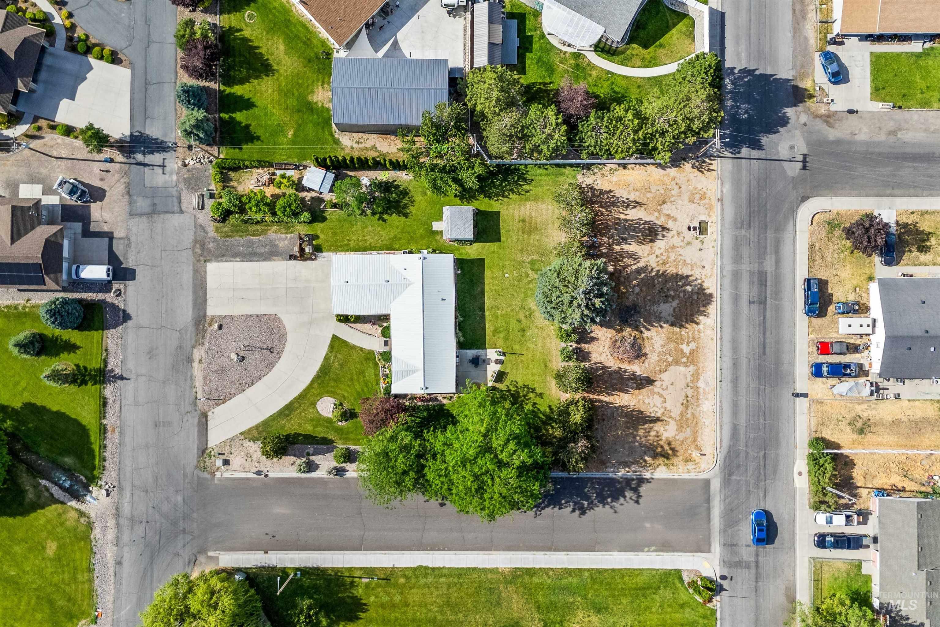 1001 Applewood Drive, Buhl, Idaho 83316, 3 Bedrooms, 2 Bathrooms, Residential For Sale, Price $389,900, 98991181