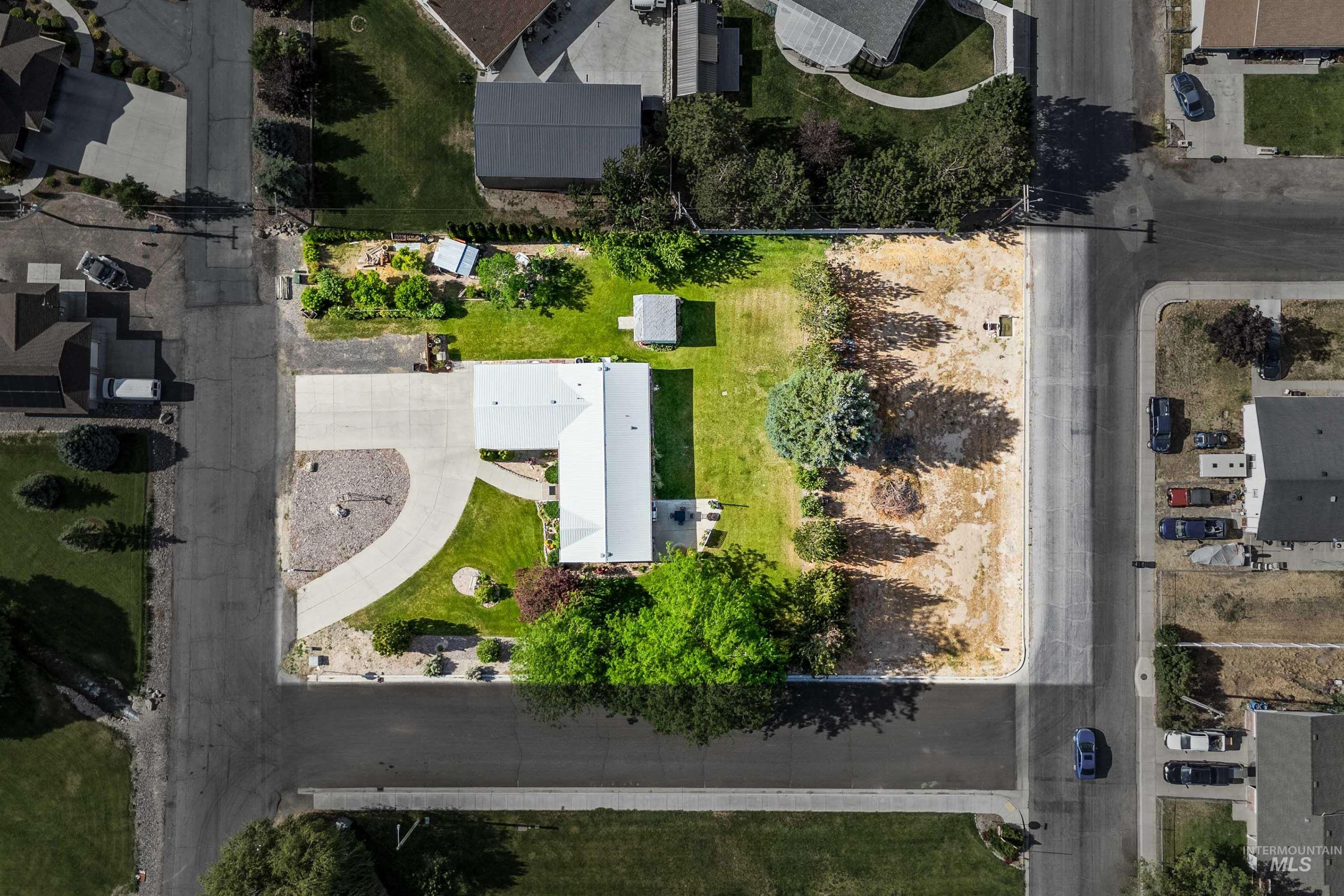 1001 Applewood Drive, Buhl, Idaho 83316, 3 Bedrooms, 2 Bathrooms, Residential For Sale, Price $389,900, 98991181