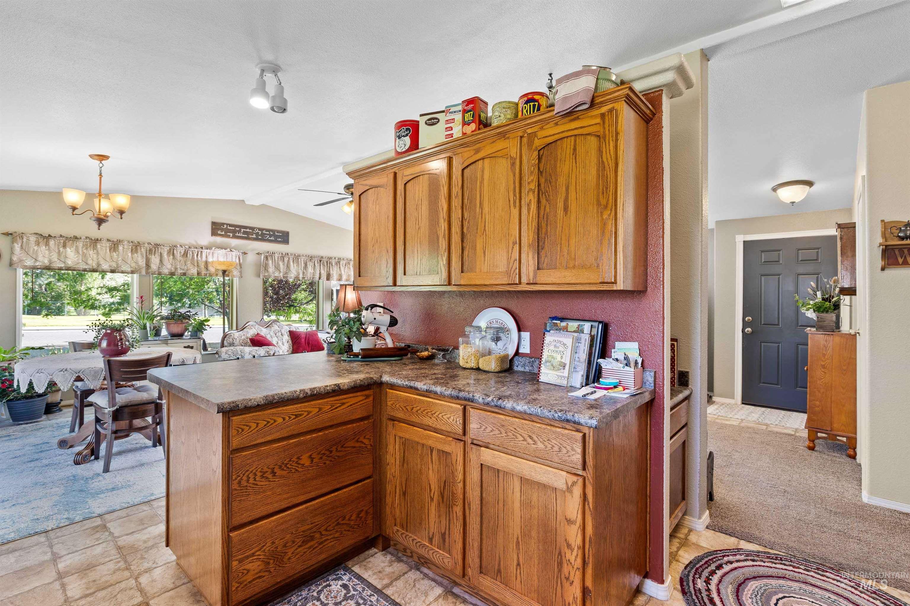 1001 Applewood Drive, Buhl, Idaho 83316, 3 Bedrooms, 2 Bathrooms, Residential For Sale, Price $389,900, 98991181