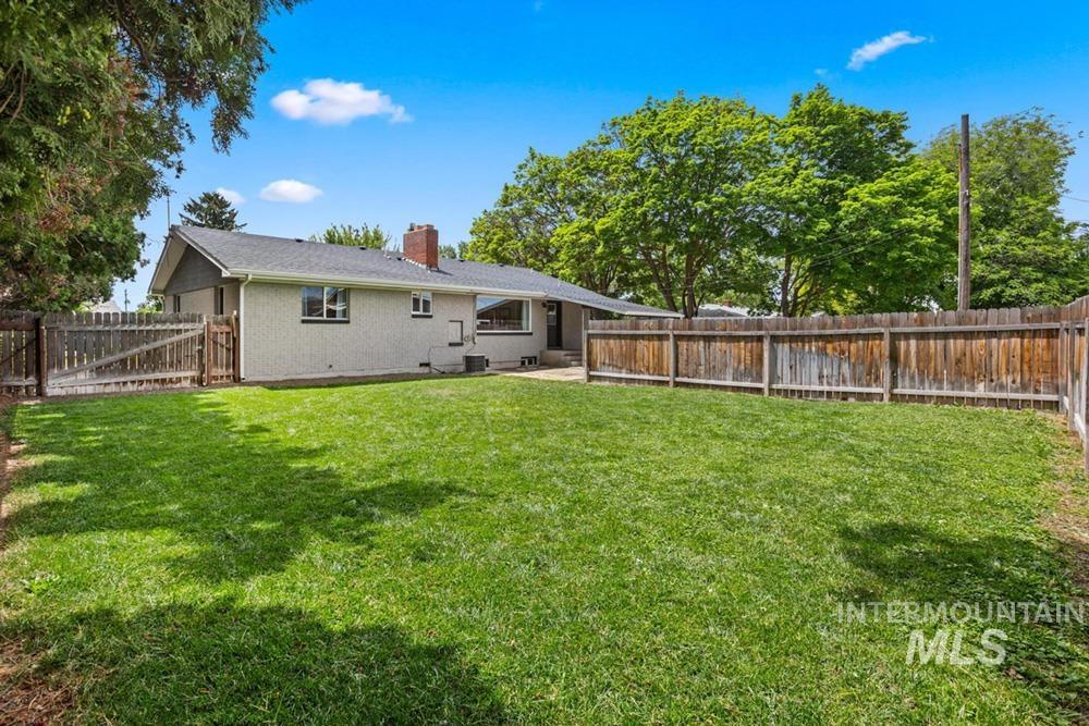 7308 W Maxwell Dr, Boise, Idaho 83704, 3 Bedrooms, 1.5 Bathrooms, Residential For Sale, Price $549,900, 98991185