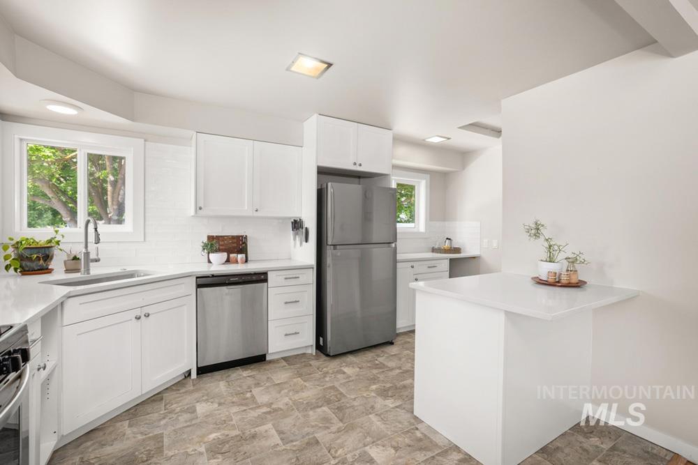 7308 W Maxwell Dr, Boise, Idaho 83704, 3 Bedrooms, 1.5 Bathrooms, Residential For Sale, Price $549,900, 98991185