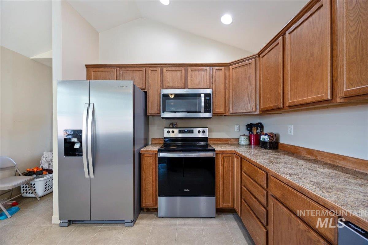 220 E Garnet, Fairfield, Idaho 83327, 3 Bedrooms, 2 Bathrooms, Residential For Sale, Price $313,999, 98991186