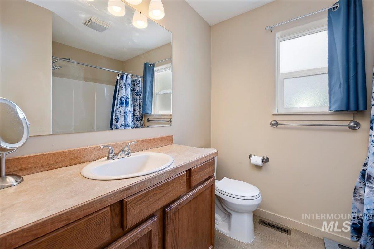 220 E Garnet, Fairfield, Idaho 83327, 3 Bedrooms, 2 Bathrooms, Residential For Sale, Price $313,999, 98991186