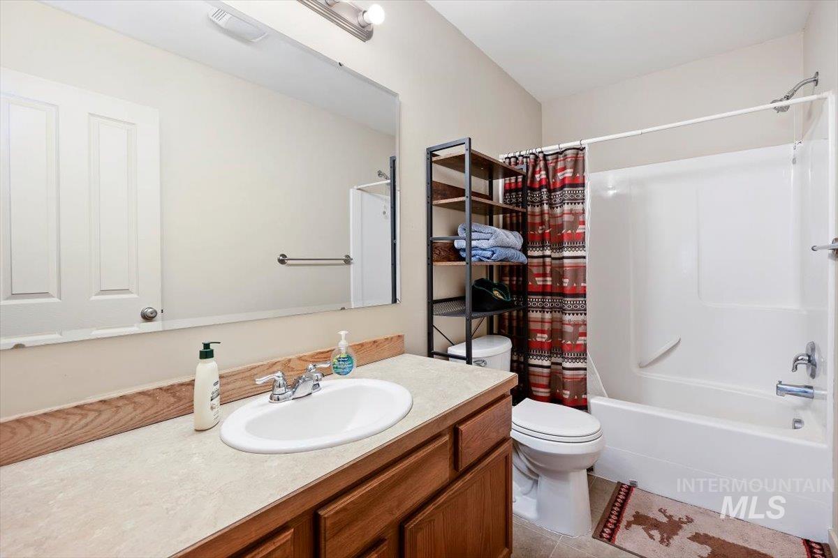 220 E Garnet, Fairfield, Idaho 83327, 3 Bedrooms, 2 Bathrooms, Residential For Sale, Price $313,999, 98991186