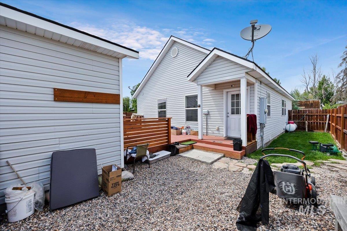 220 E Garnet, Fairfield, Idaho 83327, 3 Bedrooms, 2 Bathrooms, Residential For Sale, Price $313,999, 98991186
