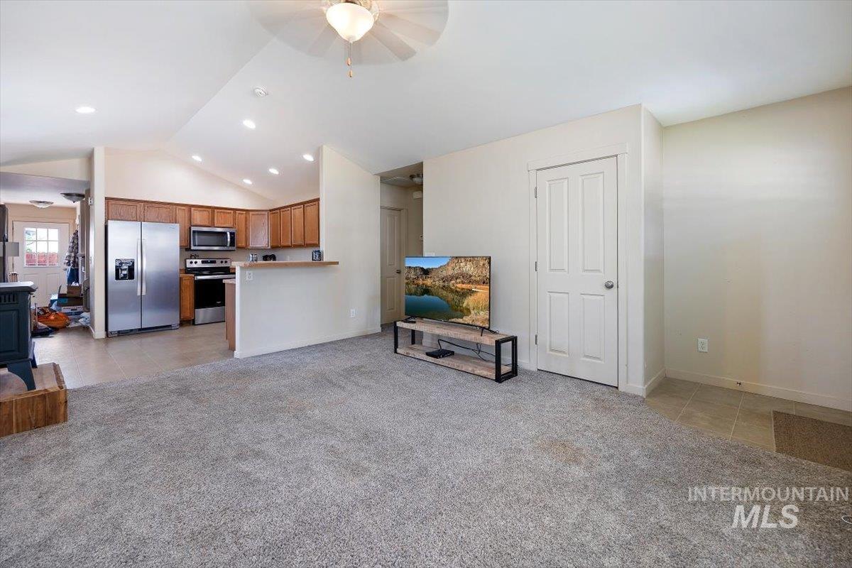 220 E Garnet, Fairfield, Idaho 83327, 3 Bedrooms, 2 Bathrooms, Residential For Sale, Price $313,999, 98991186