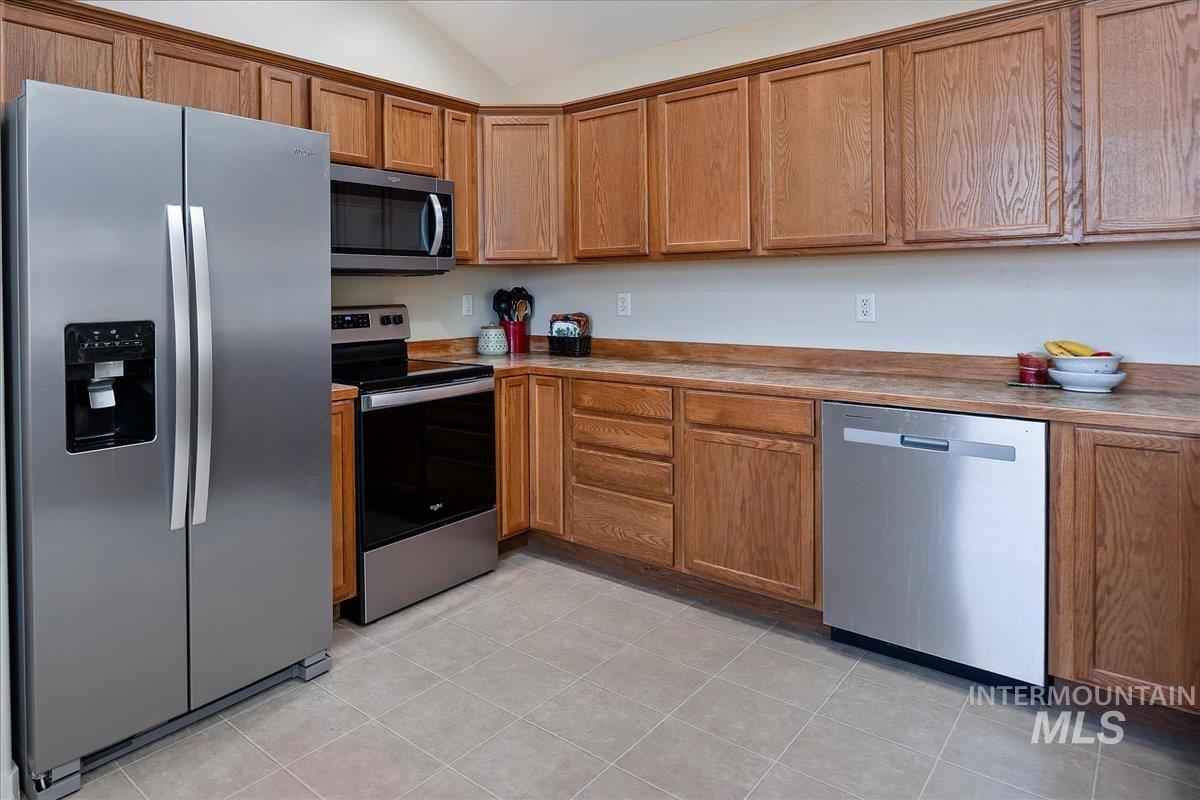 220 E Garnet, Fairfield, Idaho 83327, 3 Bedrooms, 2 Bathrooms, Residential For Sale, Price $313,999, 98991186