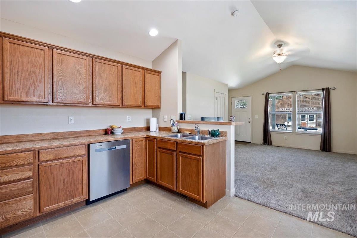 220 E Garnet, Fairfield, Idaho 83327, 3 Bedrooms, 2 Bathrooms, Residential For Sale, Price $313,999, 98991186