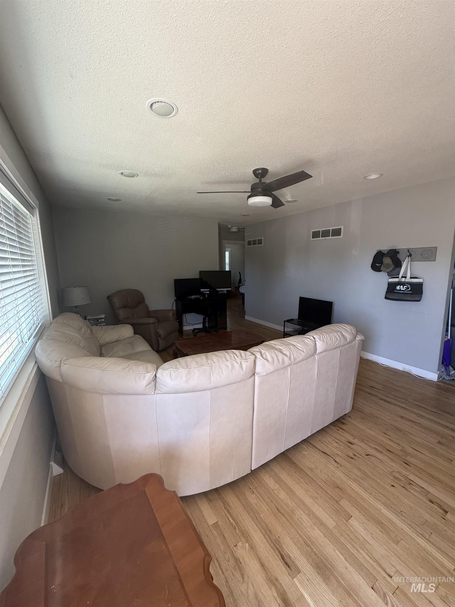 118 Baker Dr, Mountain Home, Idaho 83647, 3 Bedrooms, 2 Bathrooms, Residential For Sale, Price $285,000,MLS 98991188