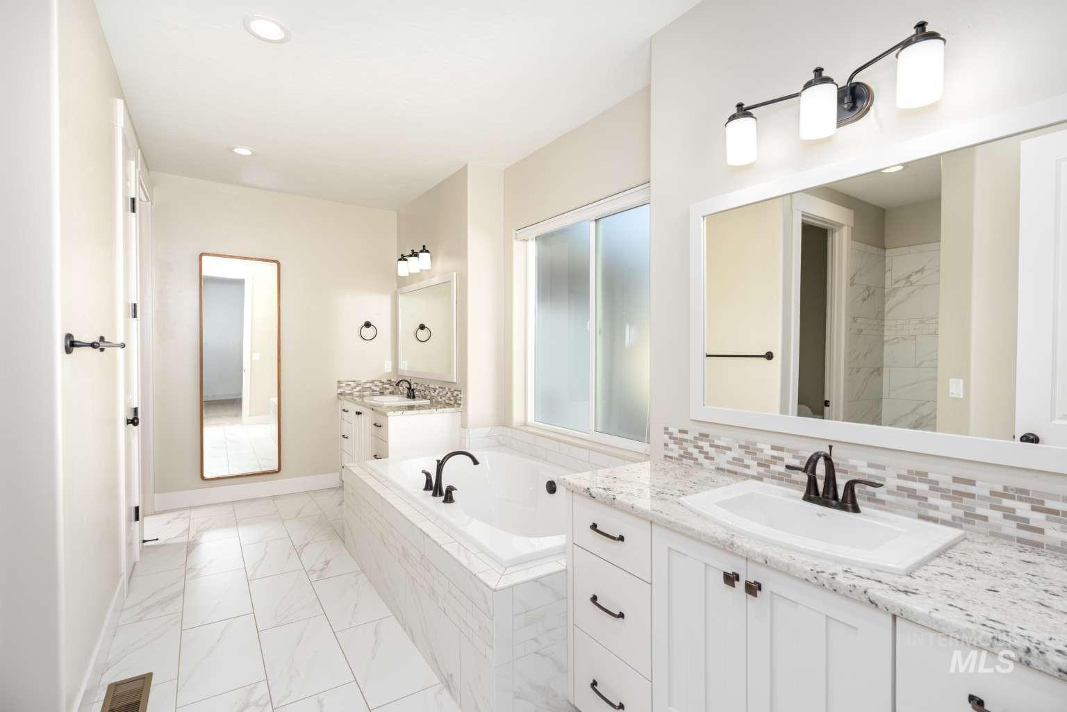 2598 E La Grange Dr, Meridian, Idaho 83642, 5 Bedrooms, 4 Bathrooms, Residential For Sale, Price $989,000, 98991191