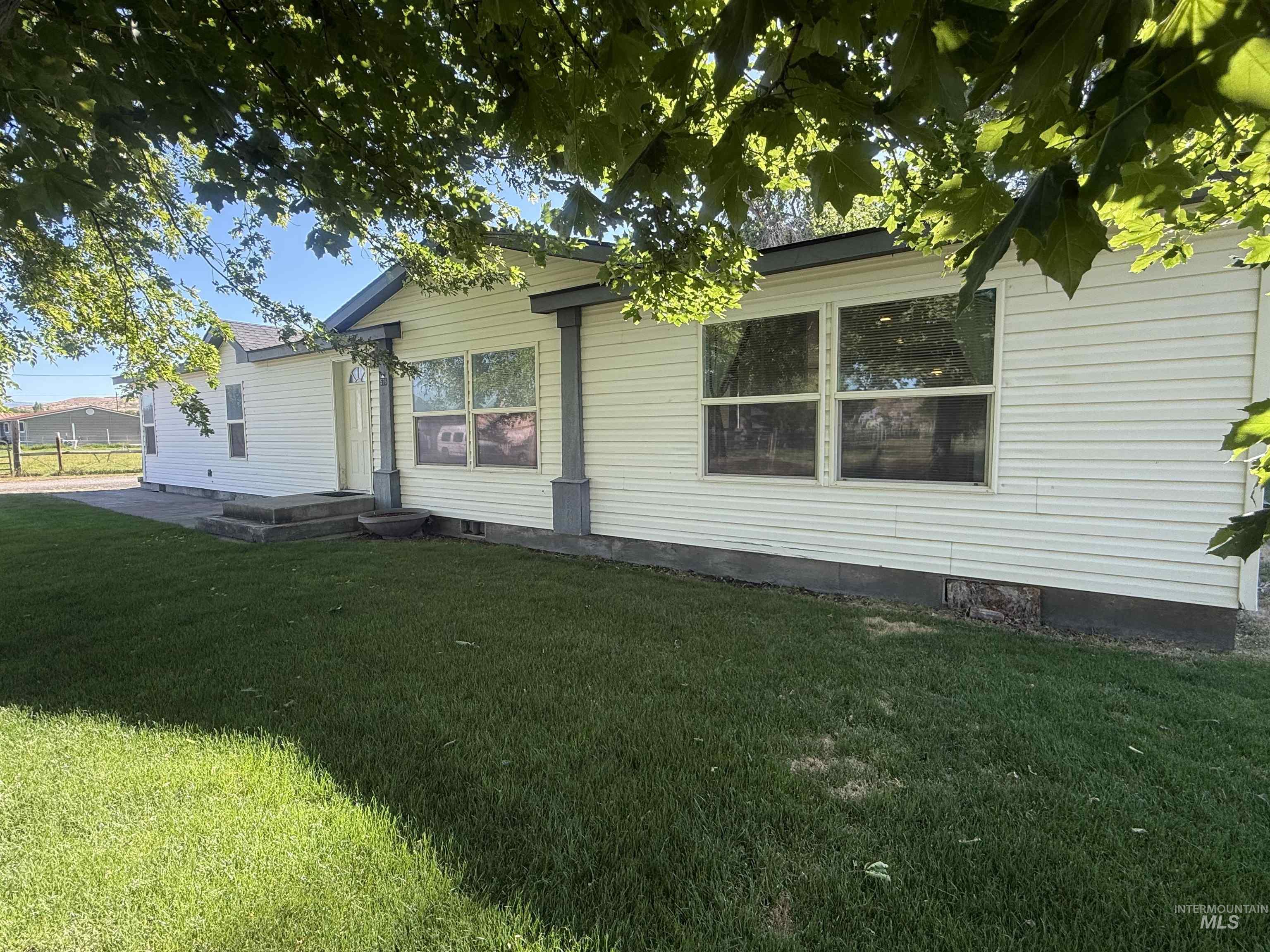 576 N Elmore, Glenns Ferry, Idaho 83623, 3 Bedrooms, 2 Bathrooms, Residential For Sale, Price $260,000, 98991192