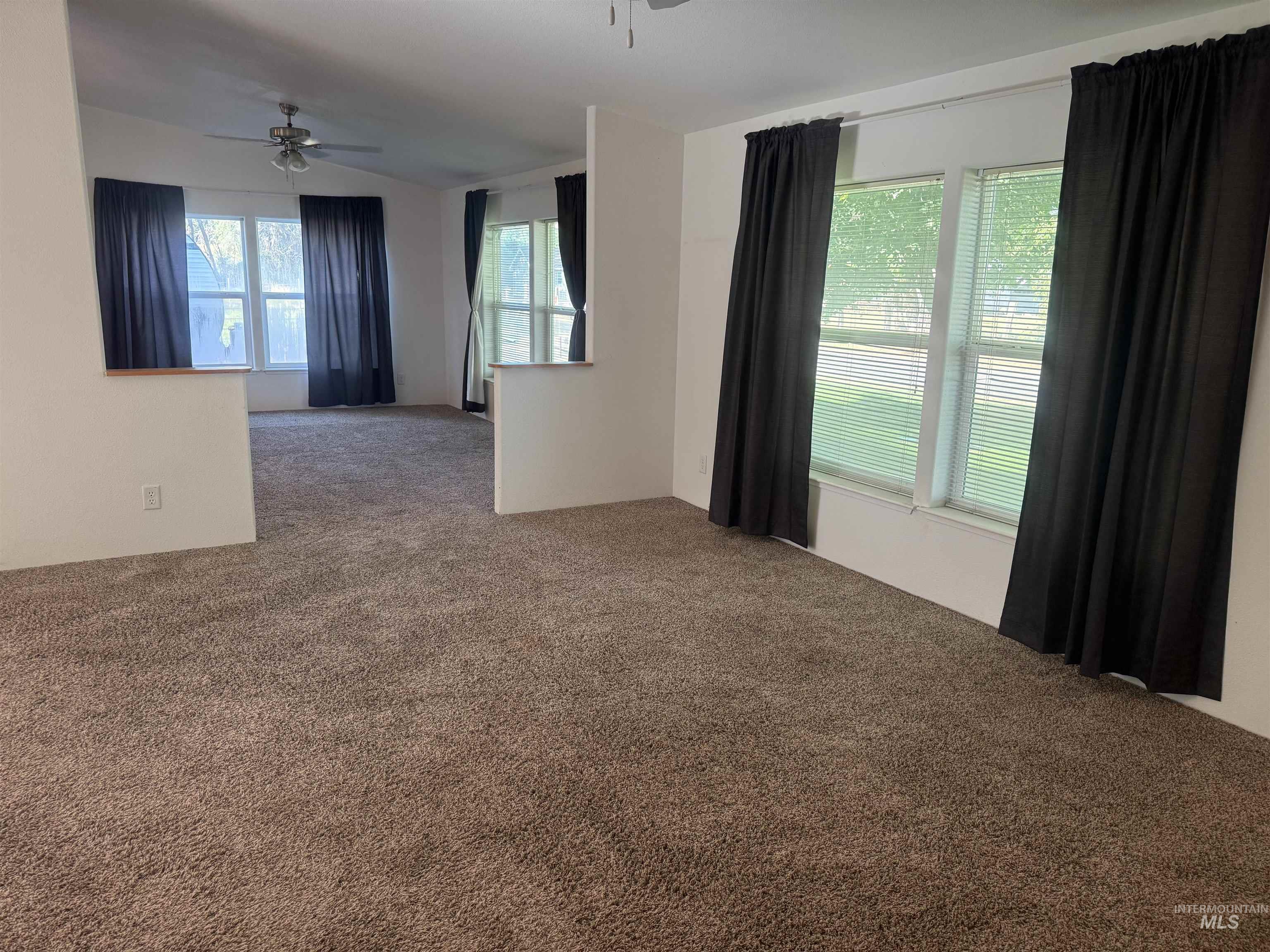 576 N Elmore, Glenns Ferry, Idaho 83623, 3 Bedrooms, 2 Bathrooms, Residential For Sale, Price $260,000, 98991192