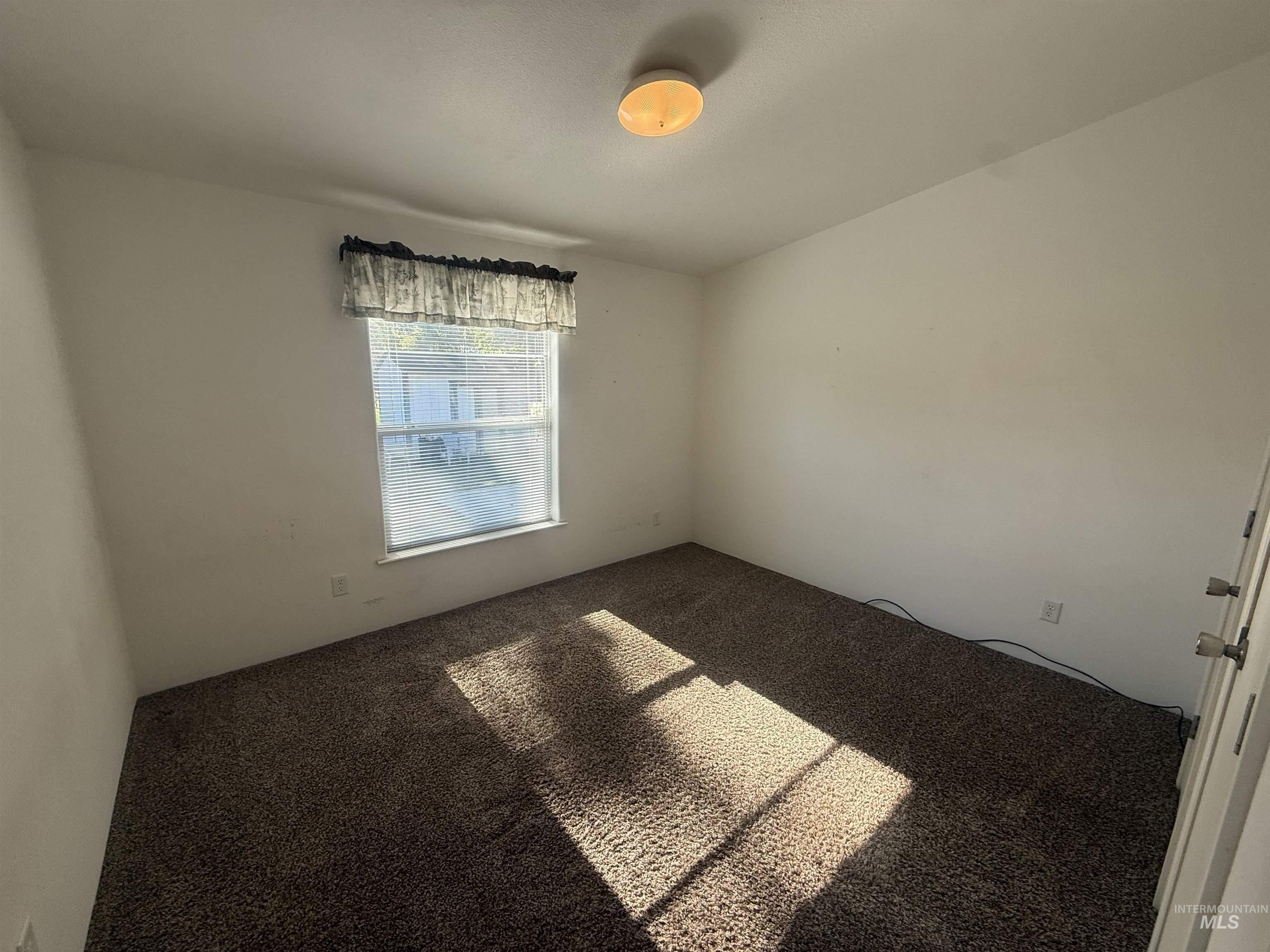576 N Elmore, Glenns Ferry, Idaho 83623, 3 Bedrooms, 2 Bathrooms, Residential For Sale, Price $260,000, 98991192