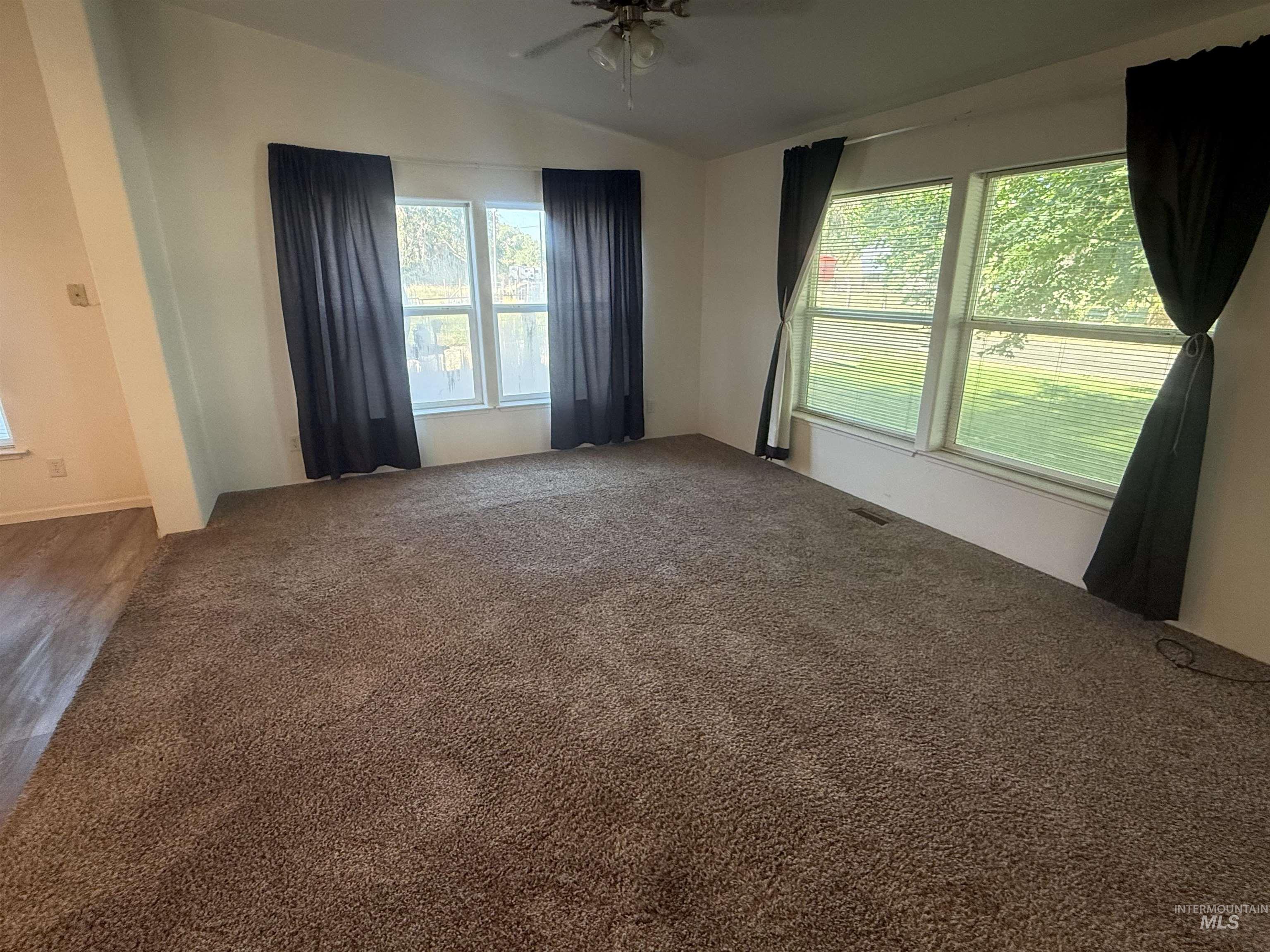 576 N Elmore, Glenns Ferry, Idaho 83623, 3 Bedrooms, 2 Bathrooms, Residential For Sale, Price $260,000, 98991192