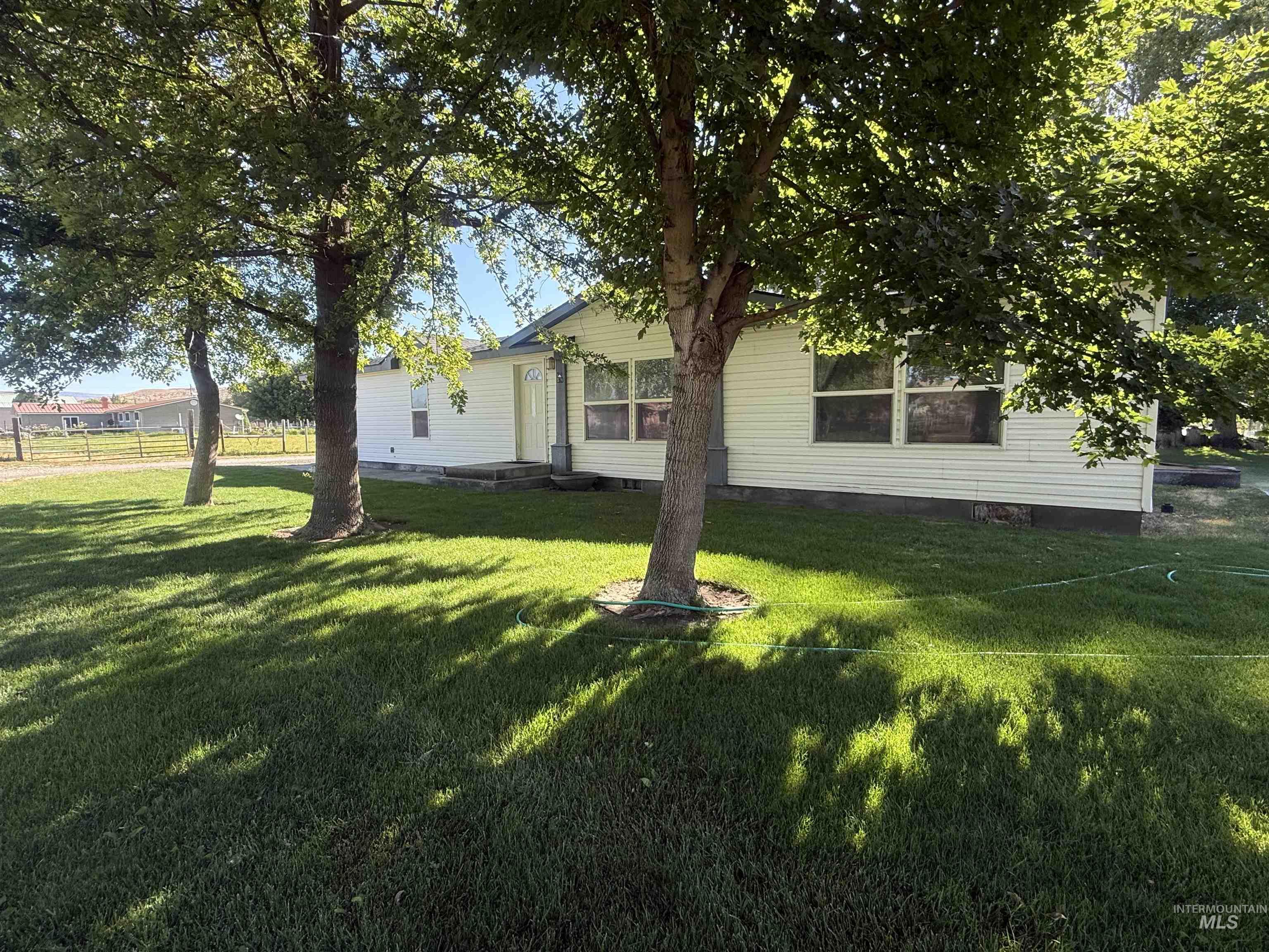 576 N Elmore, Glenns Ferry, Idaho 83623, 3 Bedrooms, 2 Bathrooms, Residential For Sale, Price $260,000, 98991192