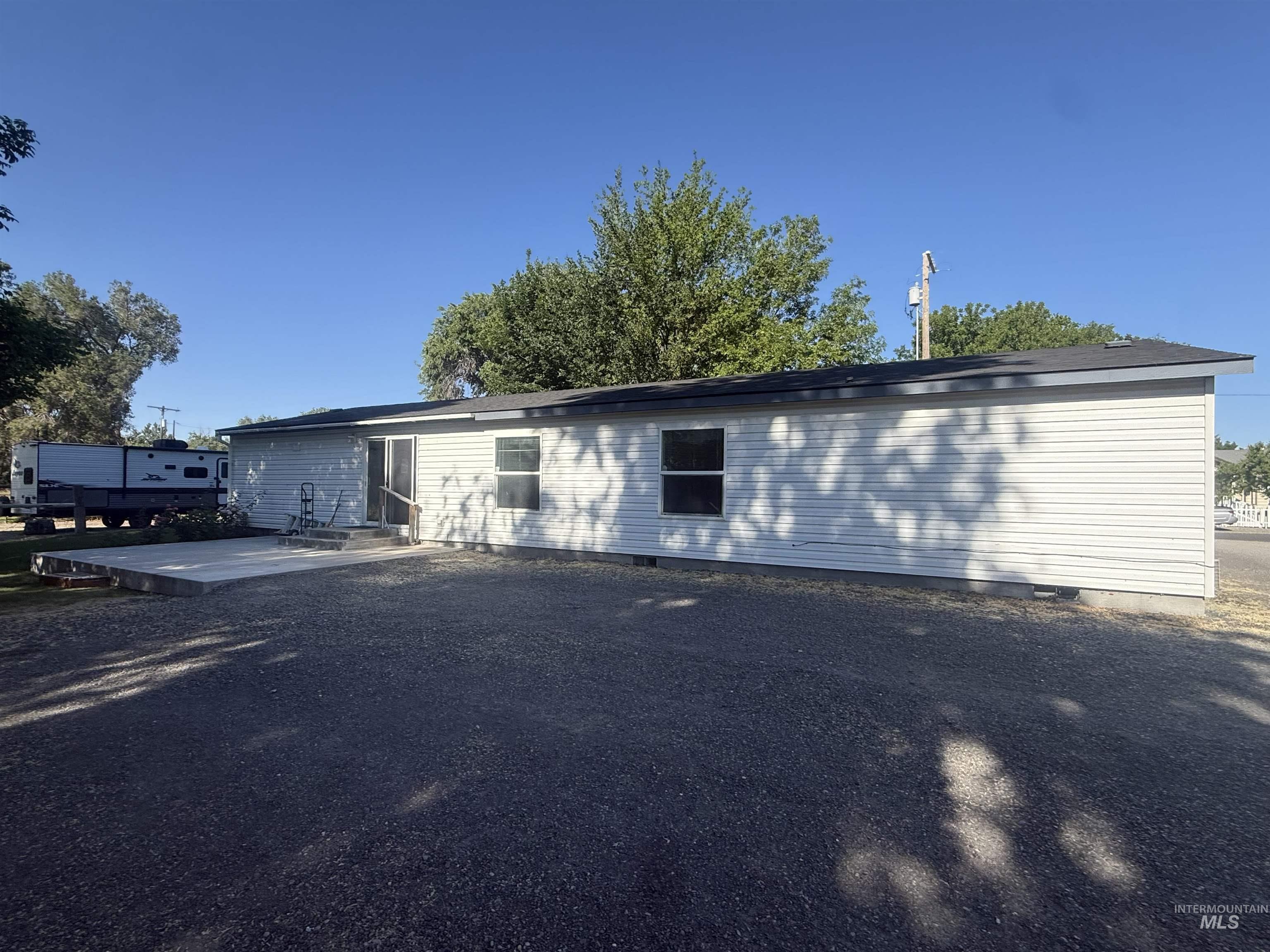 576 N Elmore, Glenns Ferry, Idaho 83623, 3 Bedrooms, 2 Bathrooms, Residential For Sale, Price $260,000, 98991192
