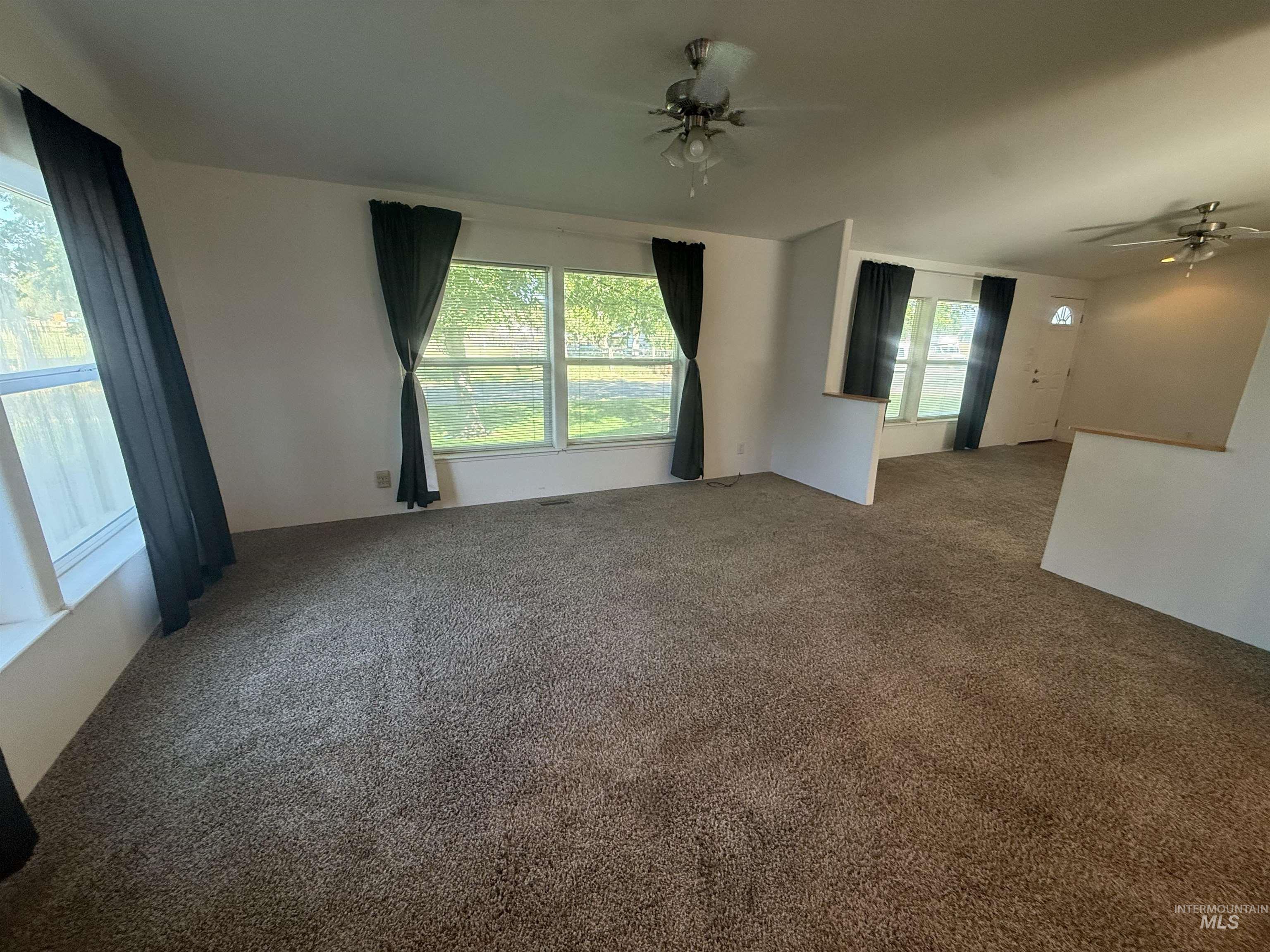 576 N Elmore, Glenns Ferry, Idaho 83623, 3 Bedrooms, 2 Bathrooms, Residential For Sale, Price $260,000, 98991192