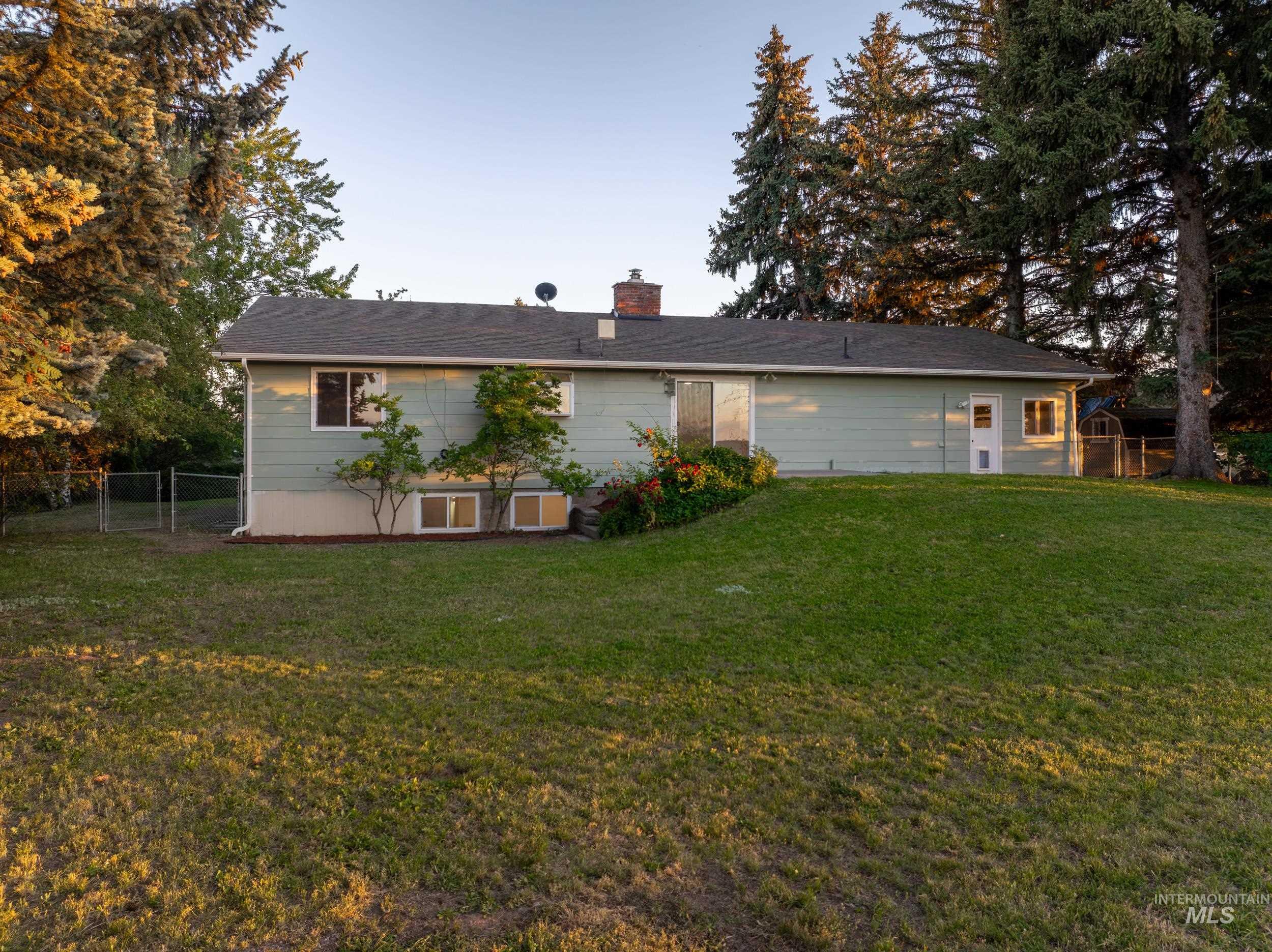 114 Arrow, Moscow, Idaho 83843, 6 Bedrooms, 2 Bathrooms, Residential For Sale, Price $610,000, 98991193