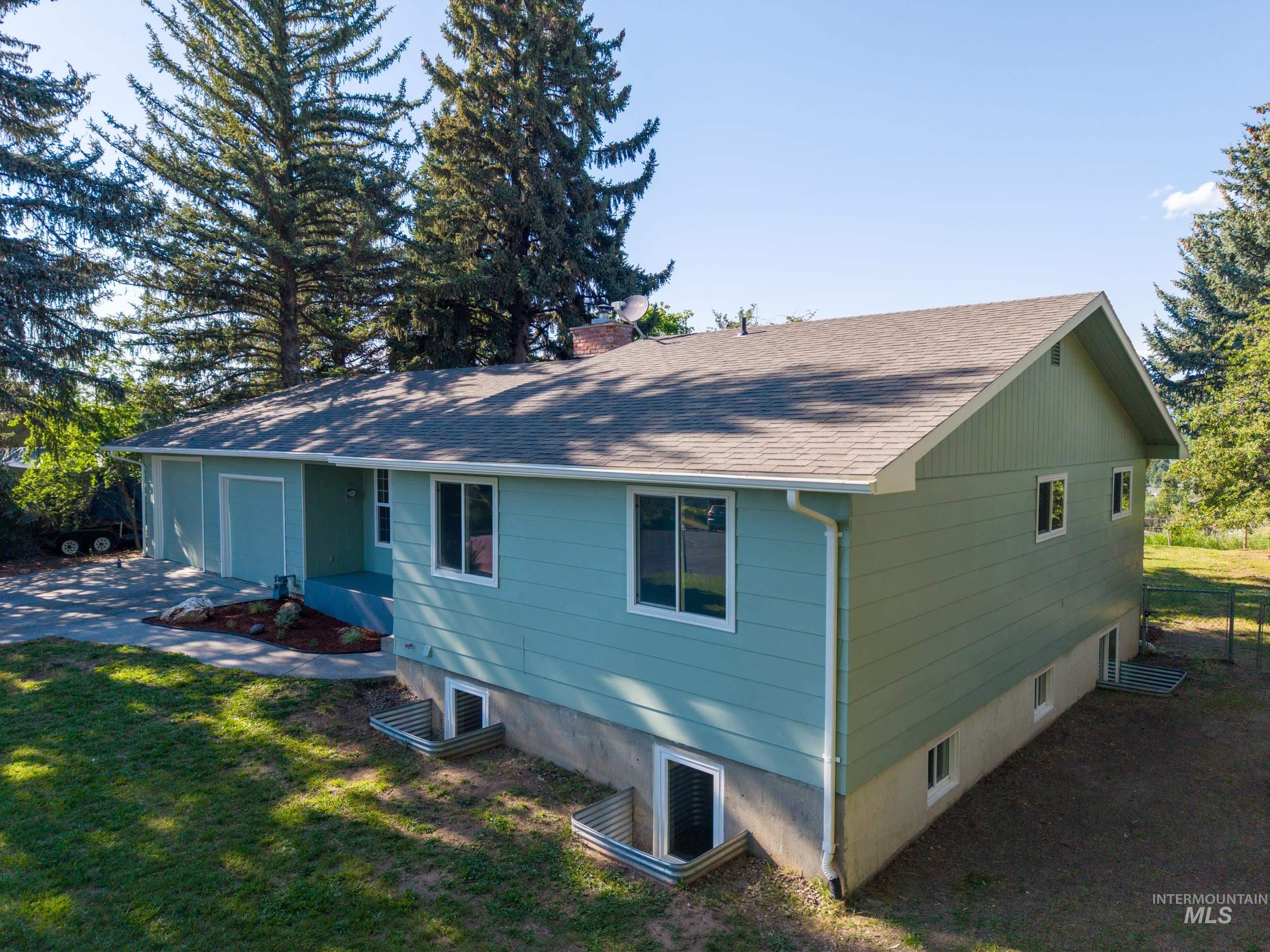 114 Arrow, Moscow, Idaho 83843, 6 Bedrooms, 2 Bathrooms, Residential For Sale, Price $610,000, 98991193