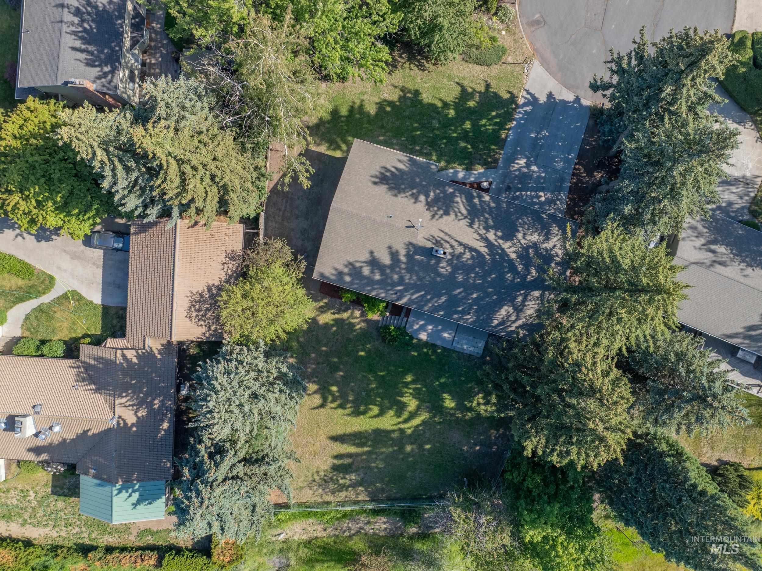 114 Arrow, Moscow, Idaho 83843, 6 Bedrooms, 2 Bathrooms, Residential For Sale, Price $610,000, 98991193