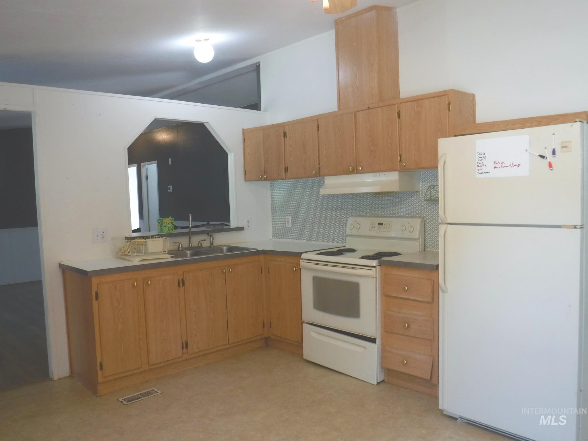 435 3rd Ave W, Wendell, Idaho 83355, 3 Bedrooms, 2 Bathrooms, Residential For Sale, Price $245,000,MLS 98991198