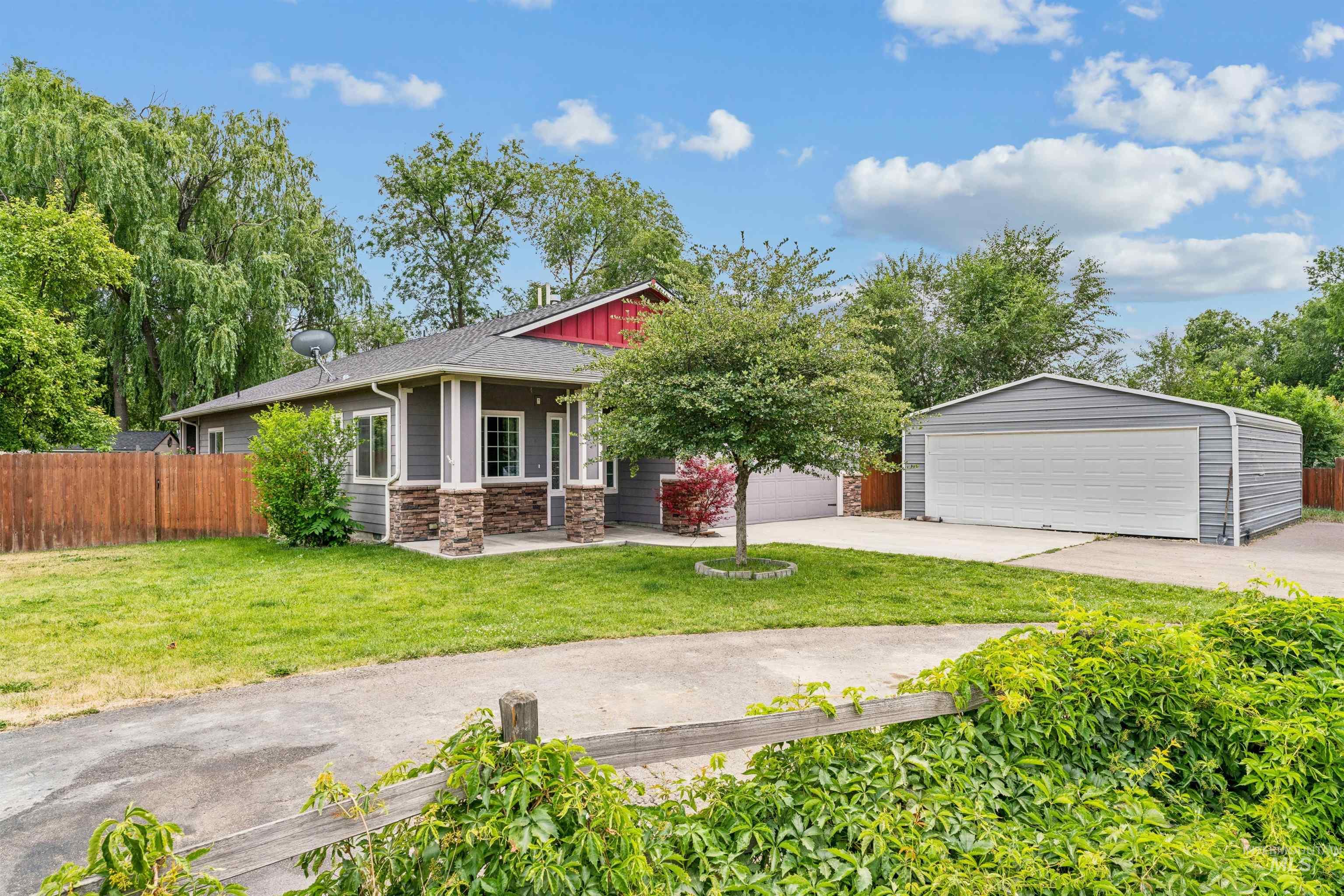 1801 Iowa, Nampa, Idaho 83686, 3 Bedrooms, 2 Bathrooms, Residential For Sale, Price $430,000,MLS 98991205
