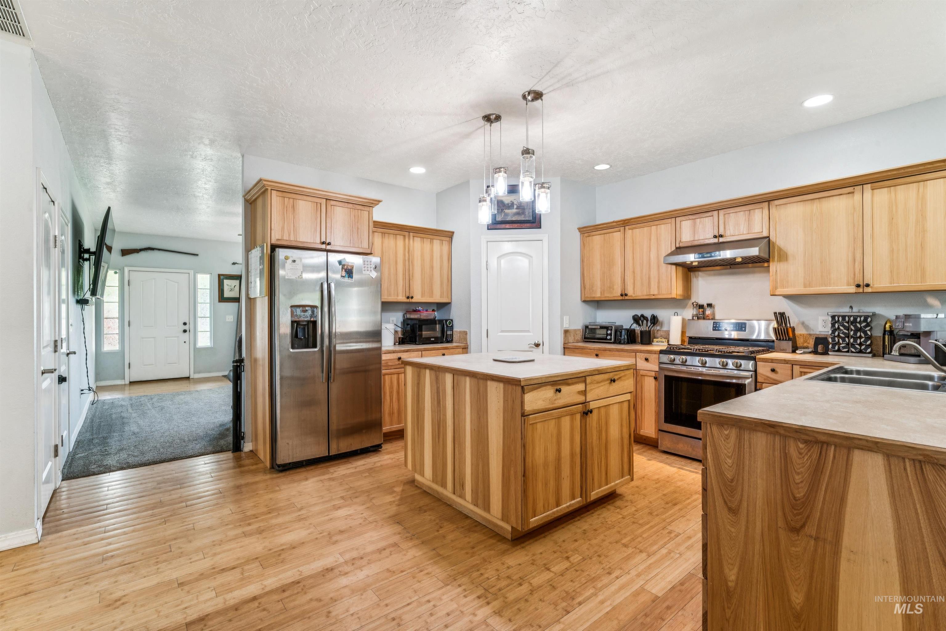 1801 Iowa, Nampa, Idaho 83686, 3 Bedrooms, 2 Bathrooms, Residential For Sale, Price $430,000,MLS 98991205