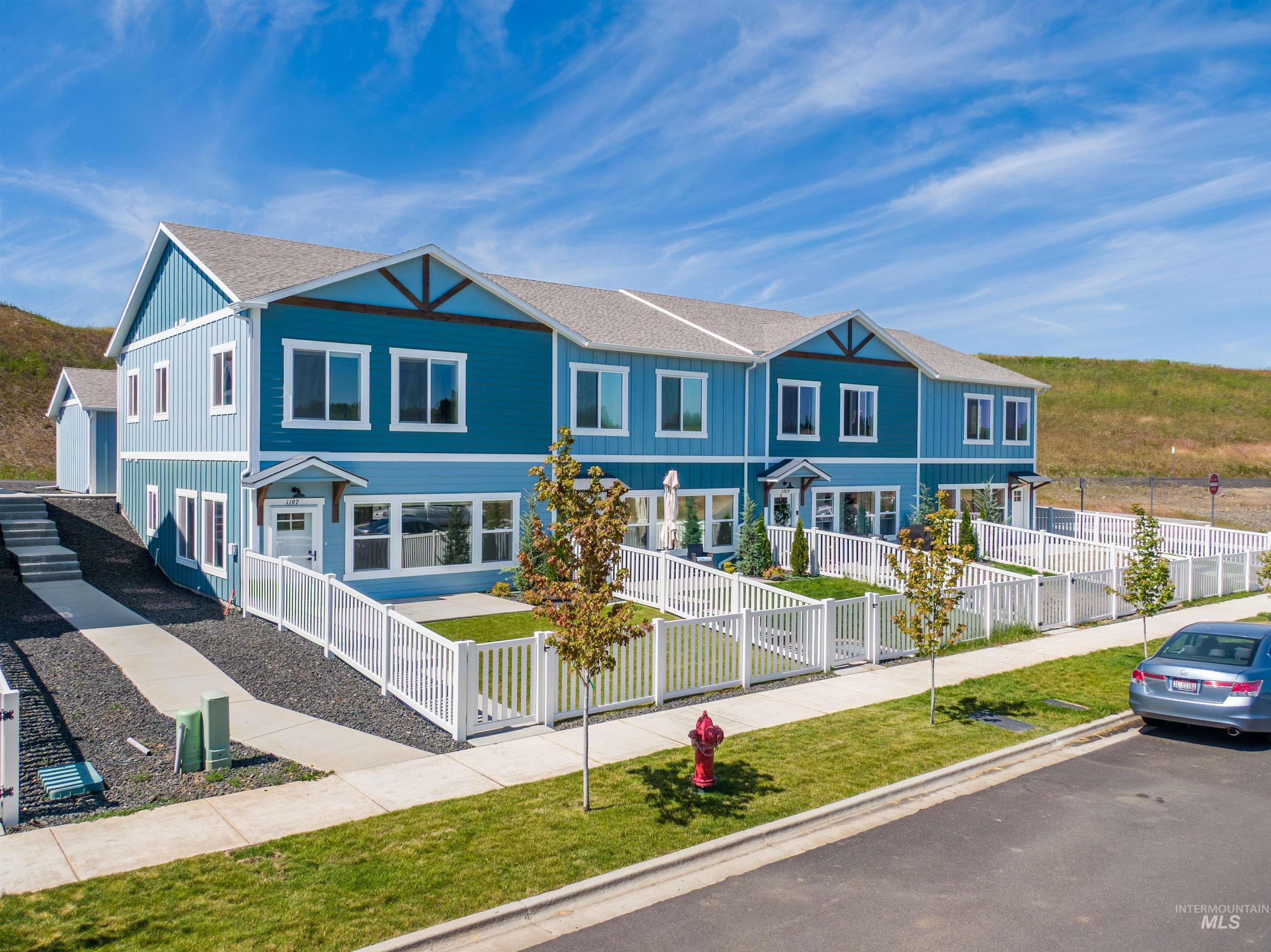 1197 Edington Ave, Moscow, Idaho 83843, 3 Bedrooms, 2.5 Bathrooms, Residential For Sale, Price $470,000,MLS 98991206